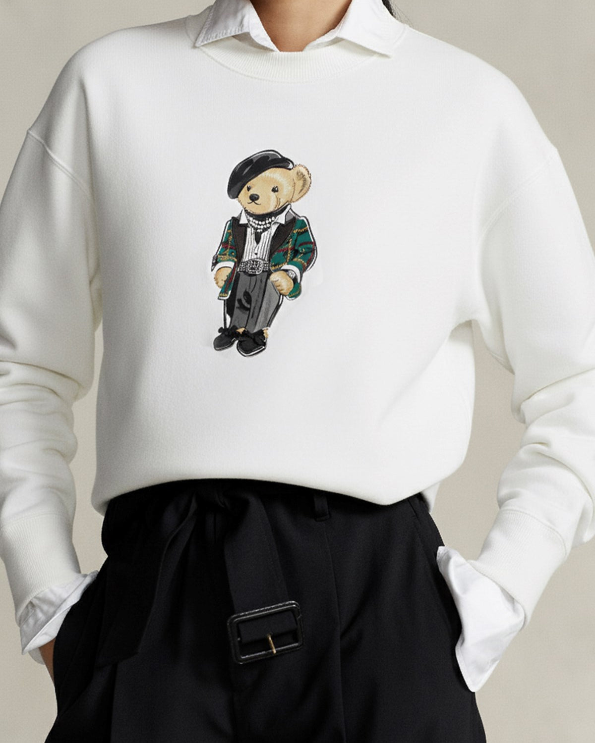 Kadın Oversize Sweatshirt Parisian Bear Baskılı Beyaz – Bisiklet Yaka, 3 İplik Şardonlu 