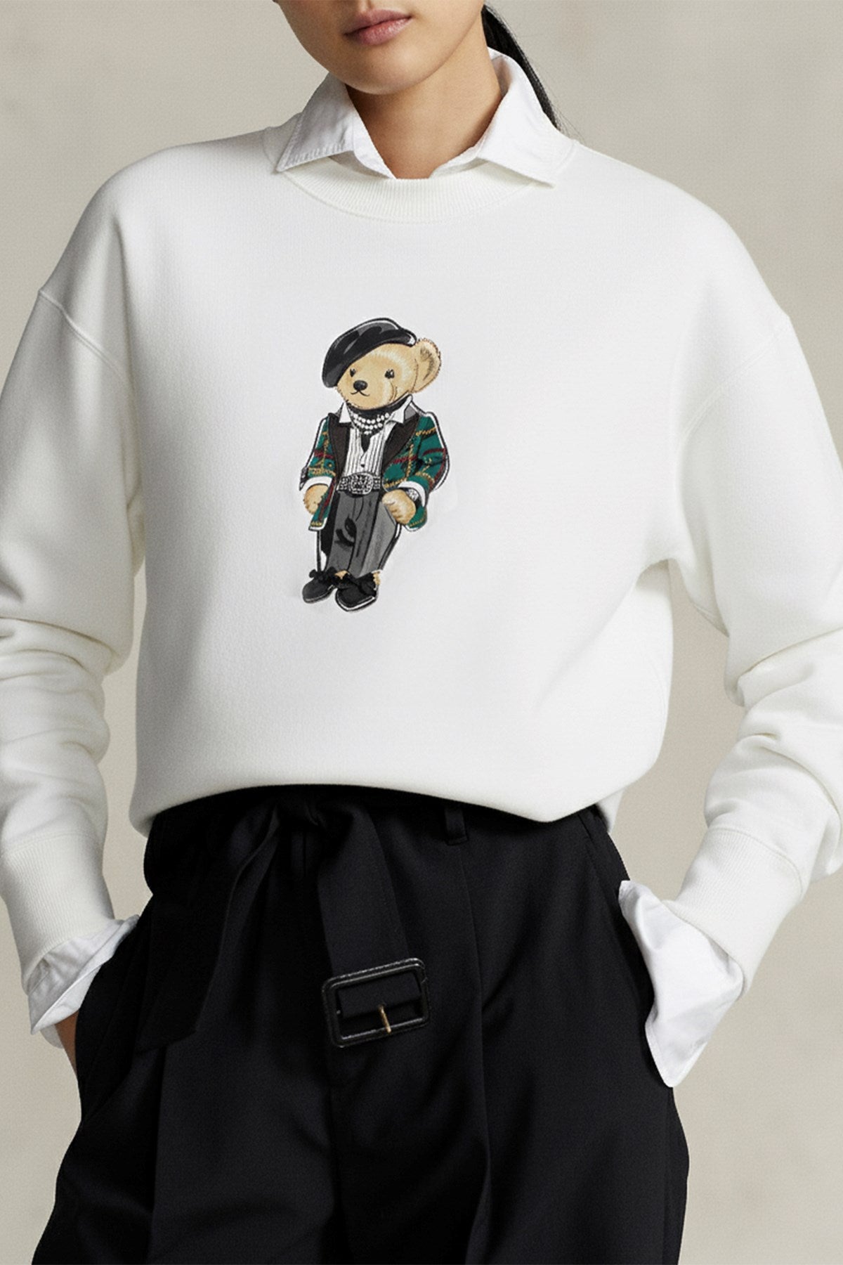 Kadın Oversize Sweatshirt Parisian Bear Baskılı Beyaz – Bisiklet Yaka, 3 İplik Şardonlu 