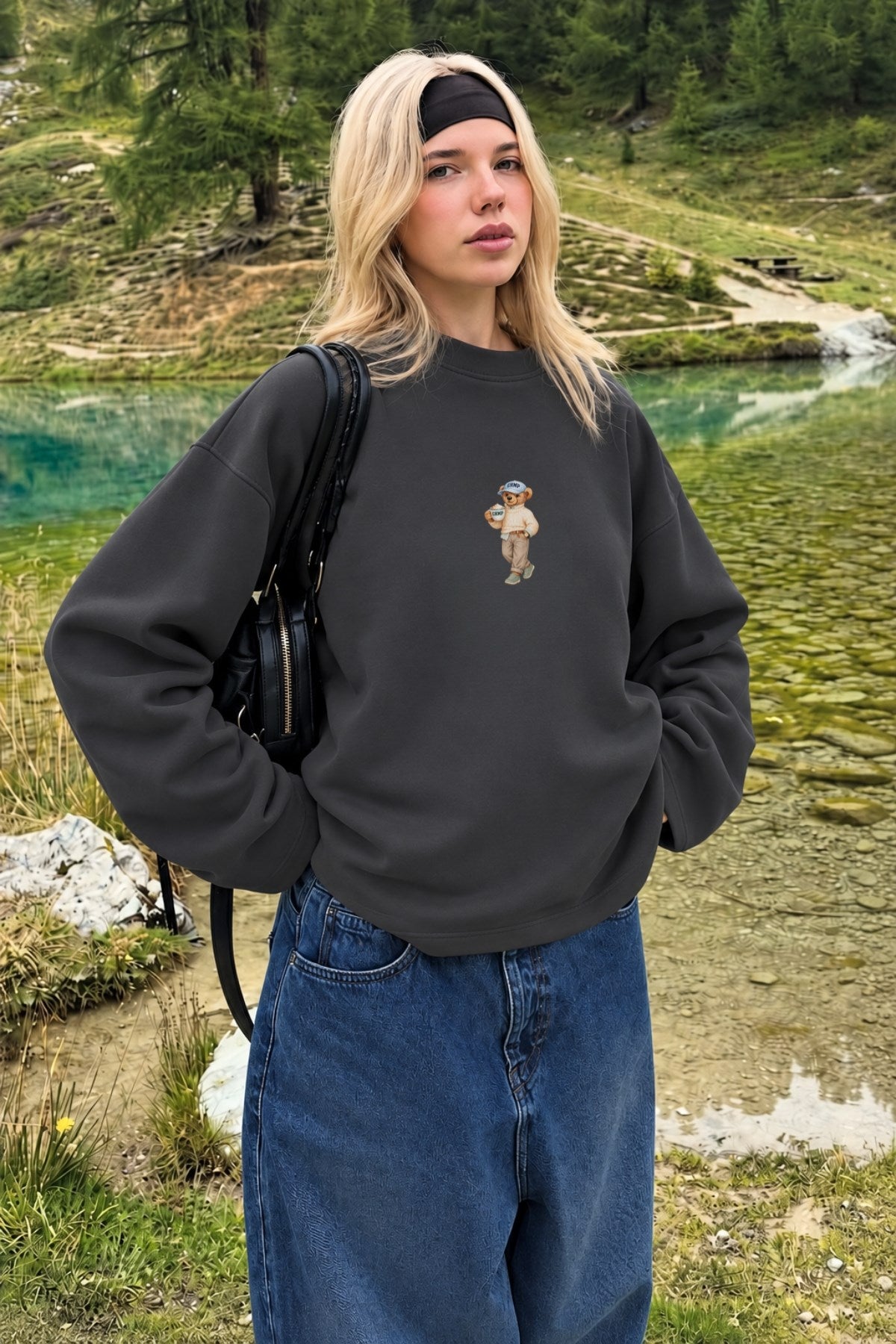 Kadın Relaxed Fit Sweatshirt Coffee Bear Baskılı Füme – Bisiklet Yaka, 3 İplik Şardonsuz, Düşük Omuz