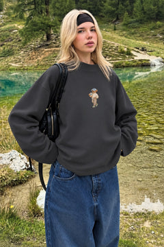 Kadın Relaxed Fit Sweatshirt Coffee Bear Baskılı Füme – Bisiklet Yaka, 3 İplik Şardonsuz, Düşük Omuz