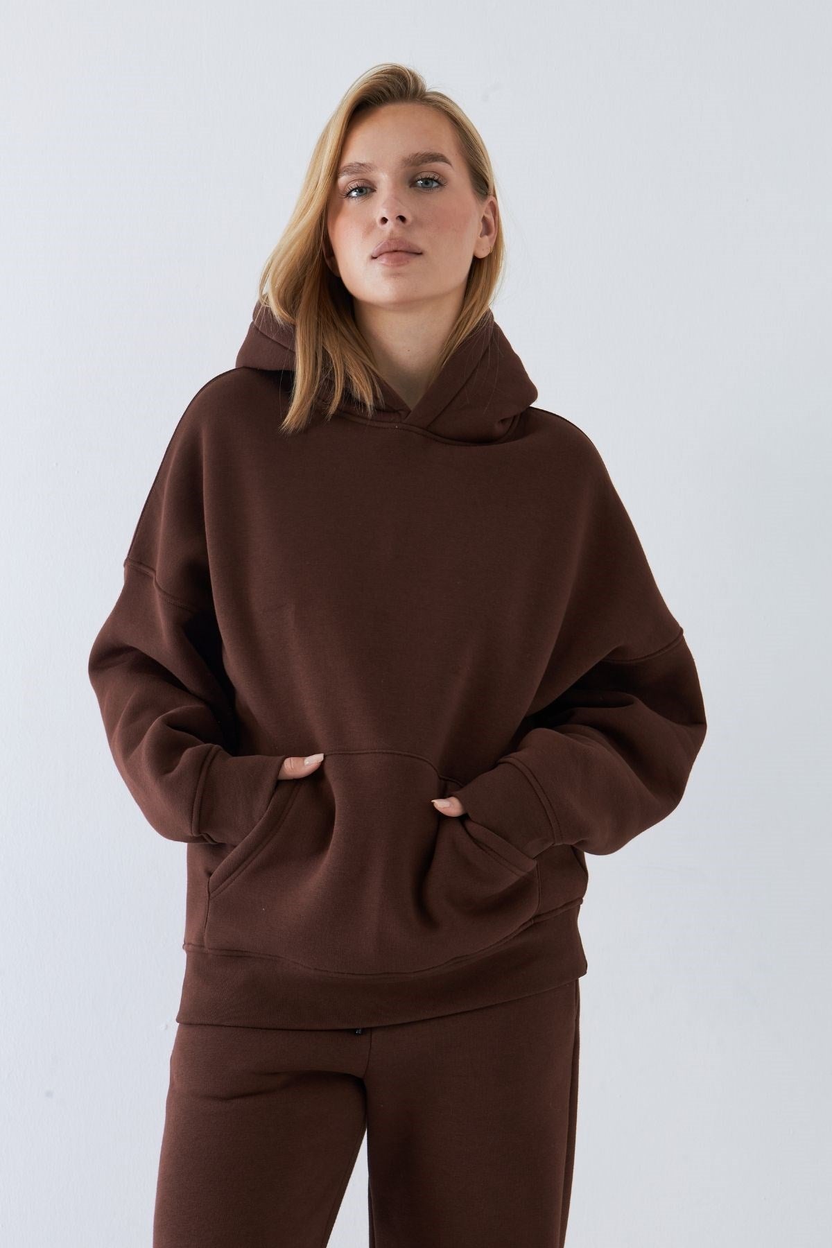  Oversize Unisex Eşofman Takımı Kahverengi – Basic, 3 İplik Polar; Kapüşonlu Üst, Lastikli Alt