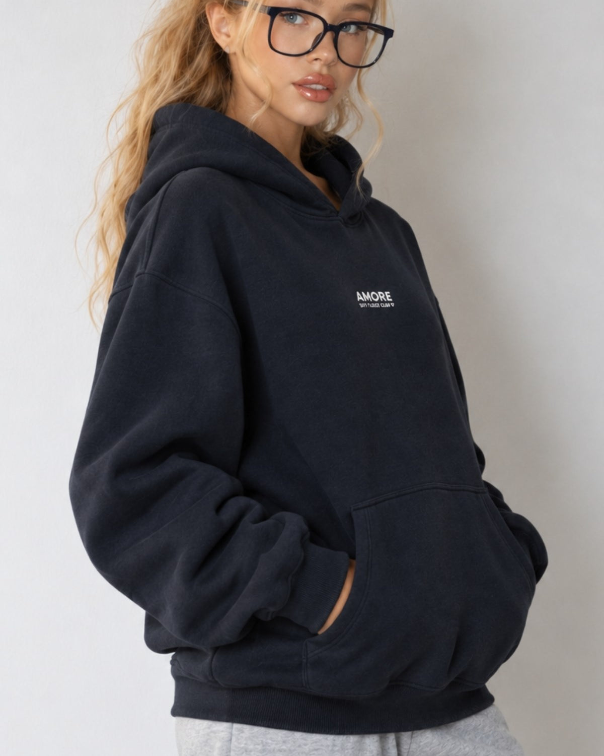 Kadın Oversize Hoodie Amore Baskılı Lacivert – Kapüşonlu, Kanguru Cepli, 3 İplik Şardonlu Polar