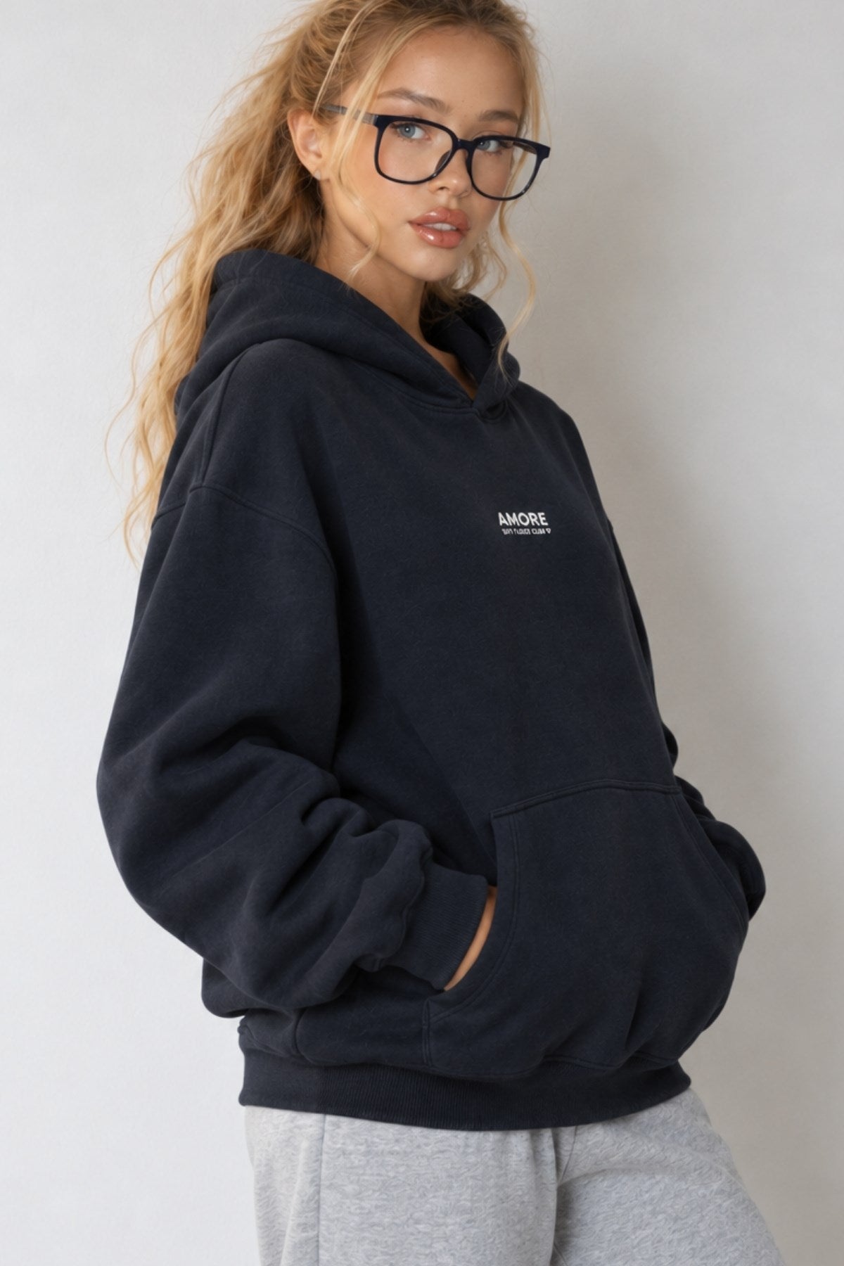 Kadın Oversize Hoodie Amore Baskılı Lacivert – Kapüşonlu, Kanguru Cepli, 3 İplik Şardonlu Polar