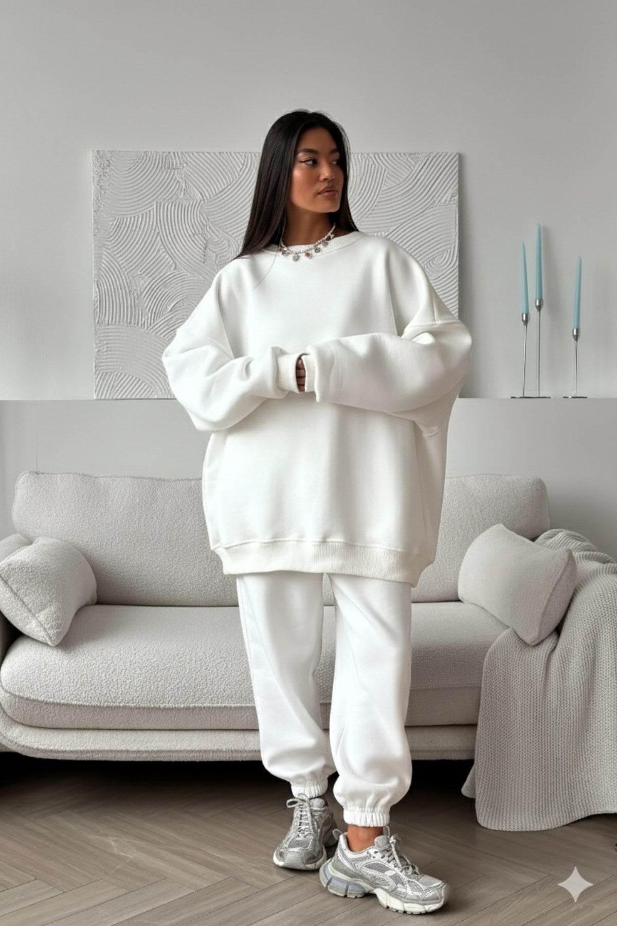 Kadın Oversize Sweat Elbise Eşofman Takımı Basic Beyaz – Bisiklet Yaka, Lastikli Paça, 3 İplik Polar