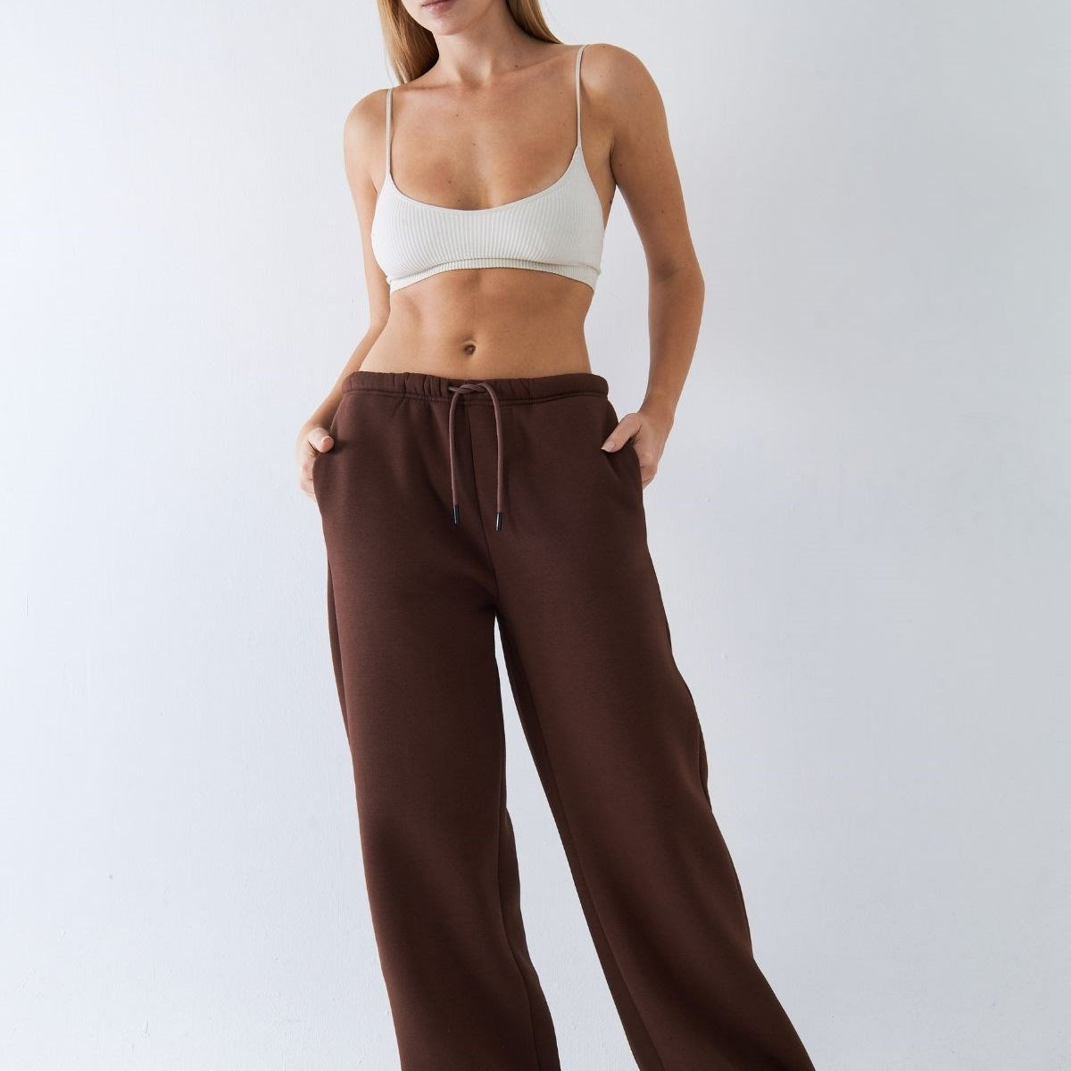 Oversize Unisex Eşofman Altı Kahverengi – 3 İplik Şardonlu, Bol Paça, Cepli, Modern Rahat Kesim