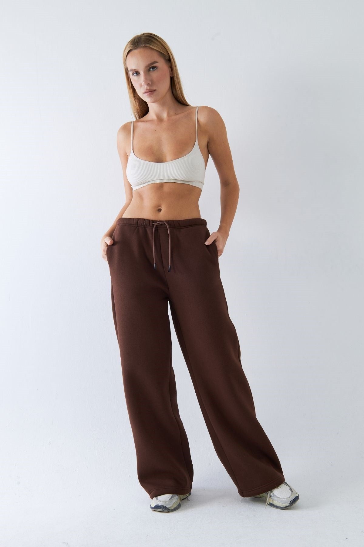 Oversize Unisex Eşofman Altı Kahverengi – 3 İplik Şardonlu, Bol Paça, Cepli, Modern Rahat Kesim