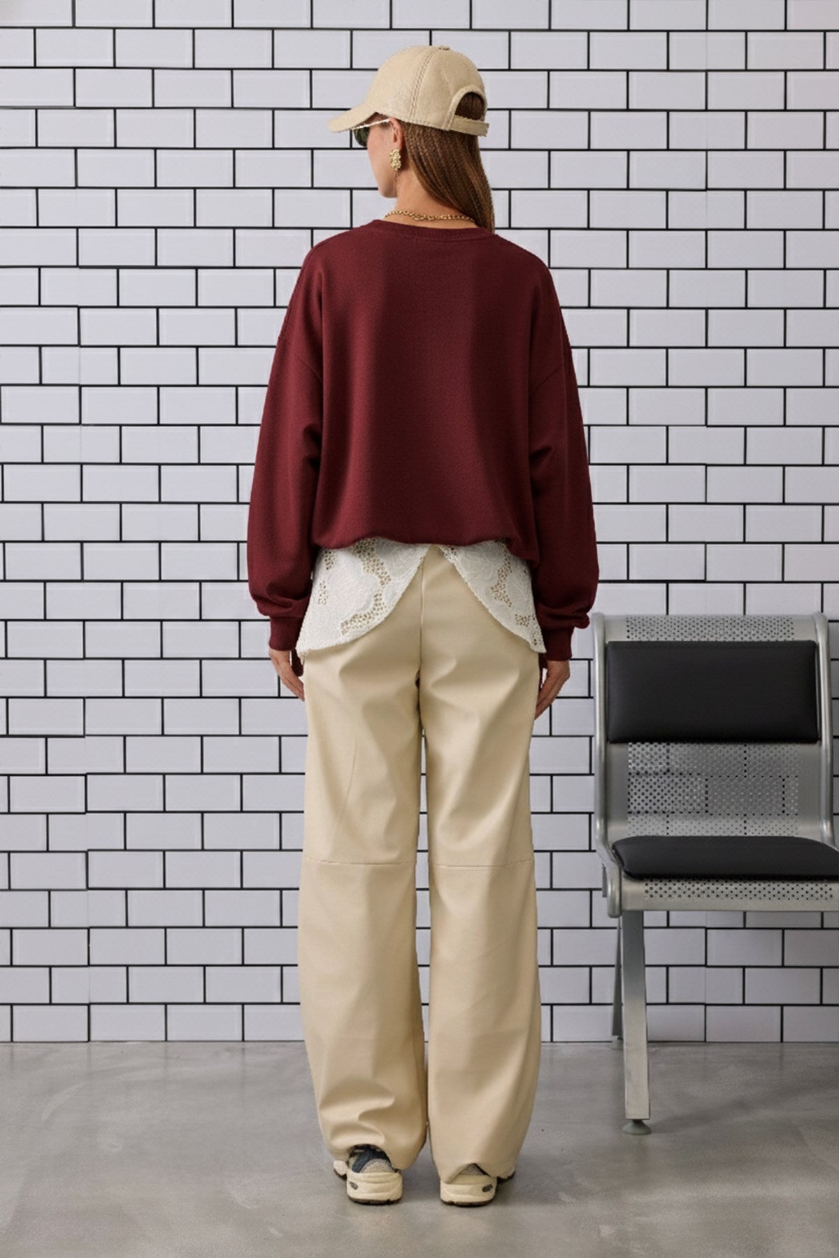 Kadın Oversize Sweatshirt Preppy Girl Bear Baskılı Bordo – Bisiklet Yaka, 3 İplik Şardonlu Polar