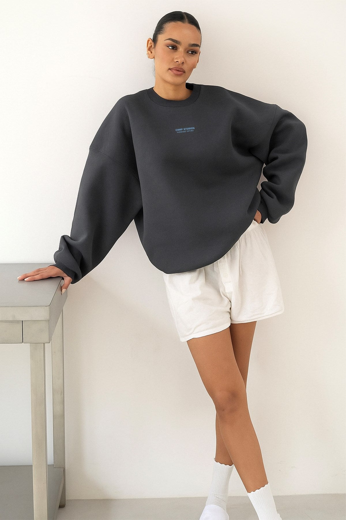 Kadın Oversize Sweatshirt CHMP STUDIOS Füme – Bisiklet Yaka, 3 İplik Şardounlu Polar