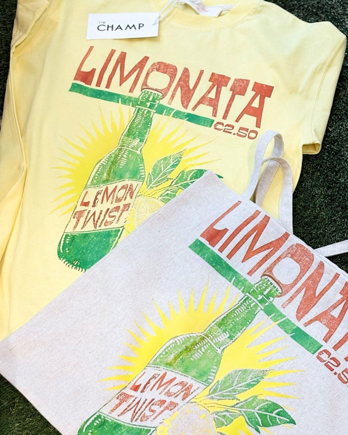 Limonata Baskılı Sarı Oversize Kadın Tişört + Bez Çanta Hediye – %100 Pamuk
