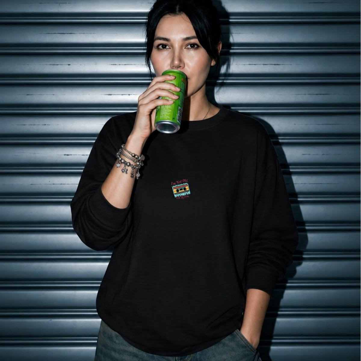 Kadın Oversize Sweatshirt Retro Kaset Baskılı Siyah – Bisiklet Yaka, 3 İplik Şardonlu Polar