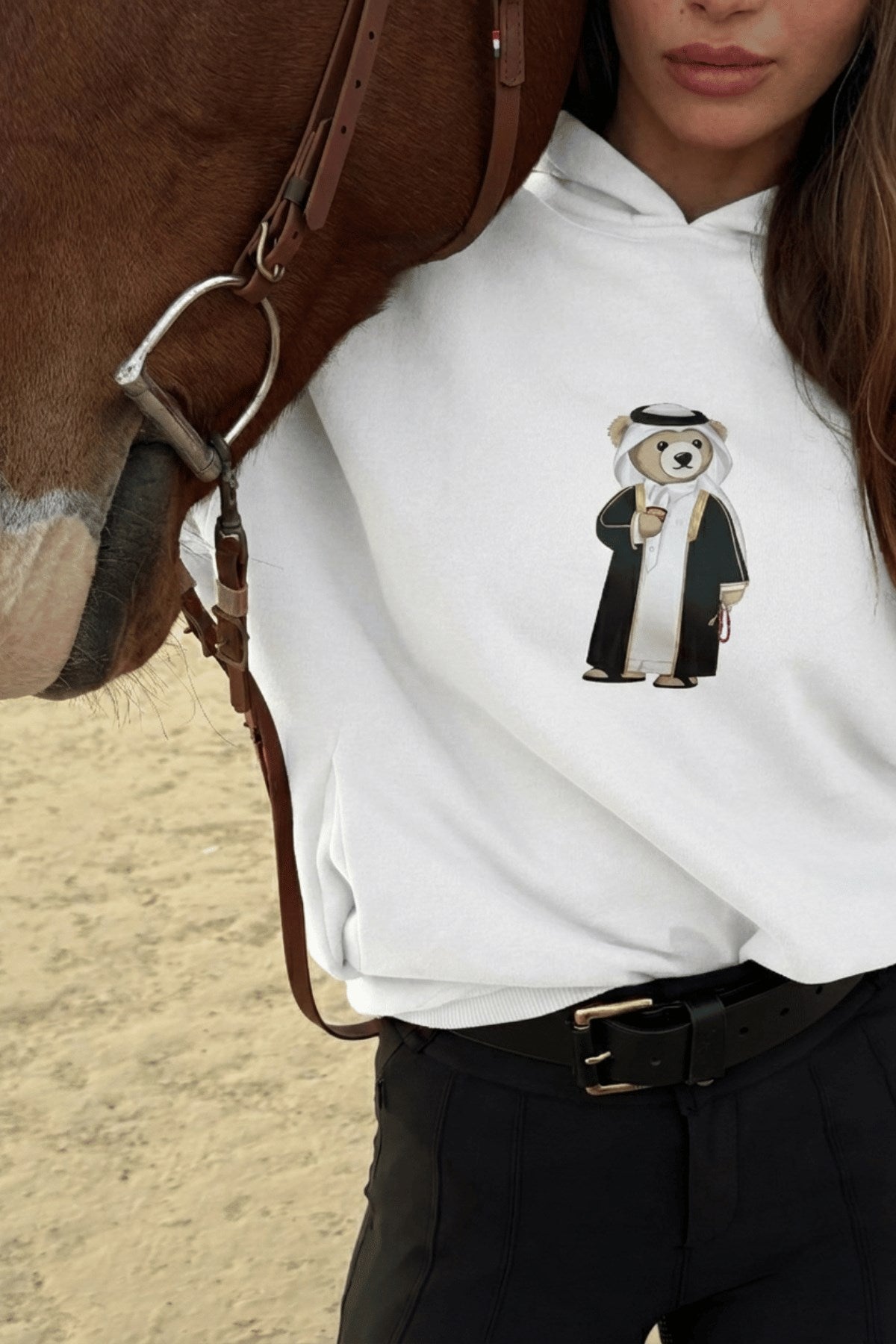 Erkek Oversize Sweatshirt Hoodie Qatari Bear Black Beyaz – Kapüşonlu, 3 İplik Polar, Kanguru Cepli