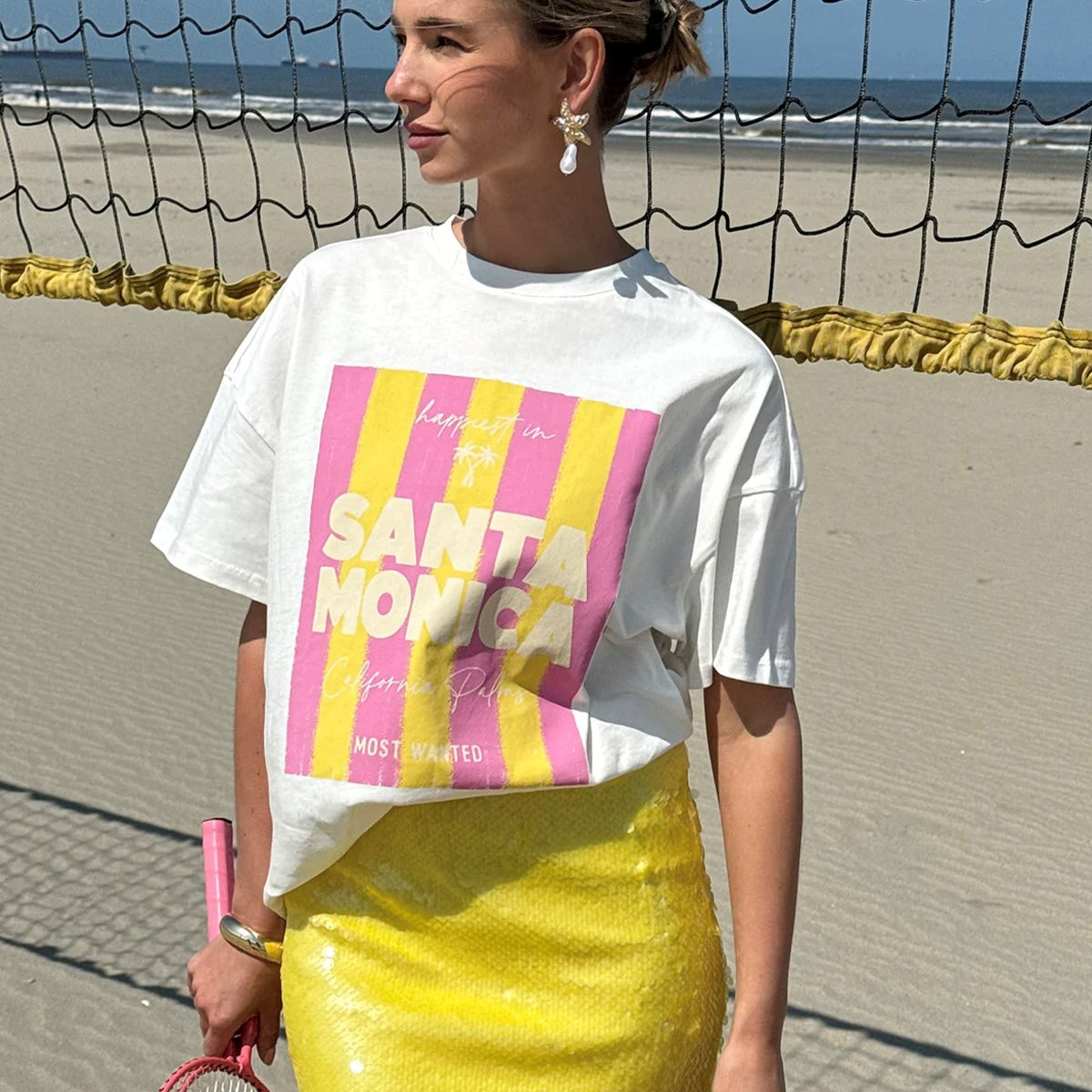 Kadın Oversize Tişört Santa Monica Baskılı Beyaz – Bisiklet Yaka, %100 Pamuk Compact Süprem 24/1