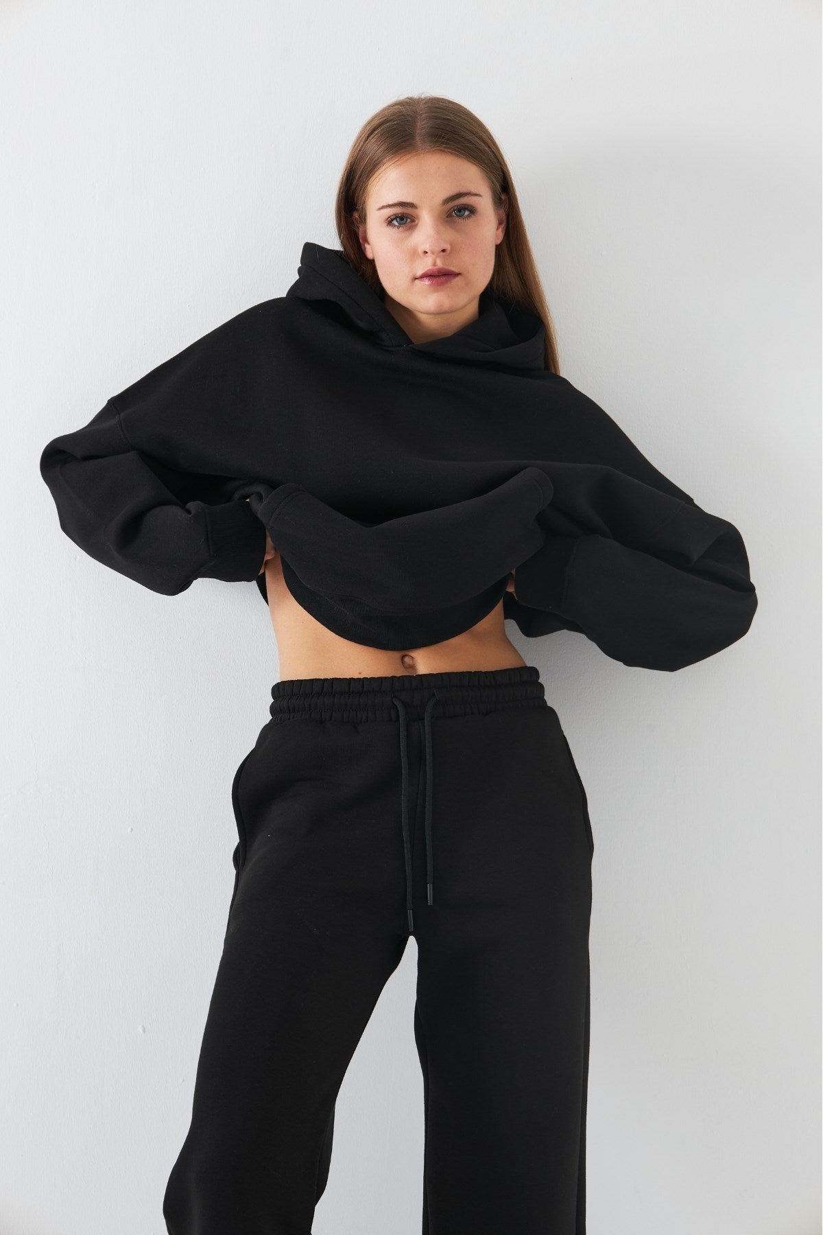 Oversize Unisex Sweatshirt Hoodie Siyah – Kapüşonlu, 3 İplik Şardonlu Polar, Kanguru Cepli, Basic