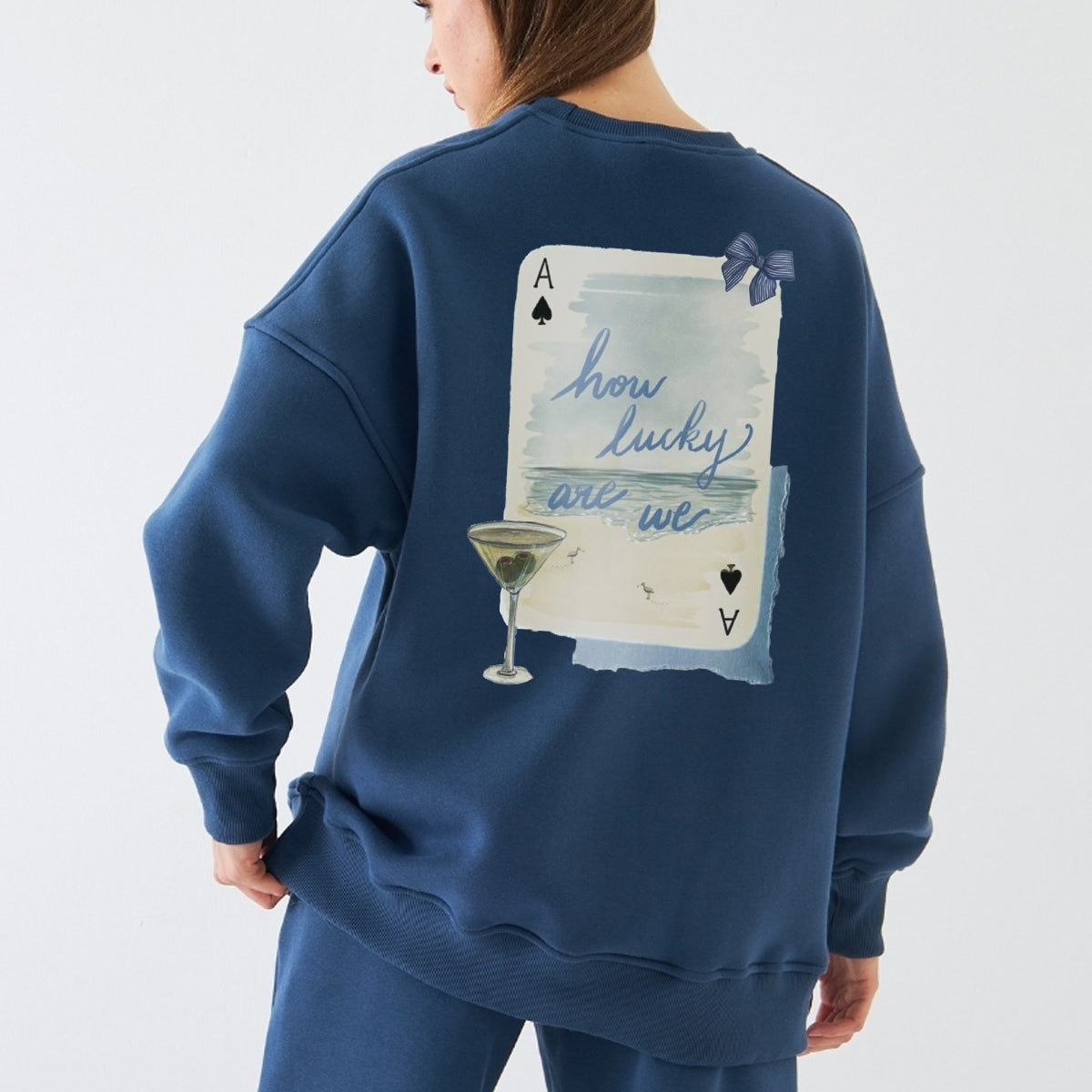 Kadın Oversize Sweatshirt How Lucky Are We Baskılı Marine – Bisiklet Yaka, 3 İplik Şardonlu Polar