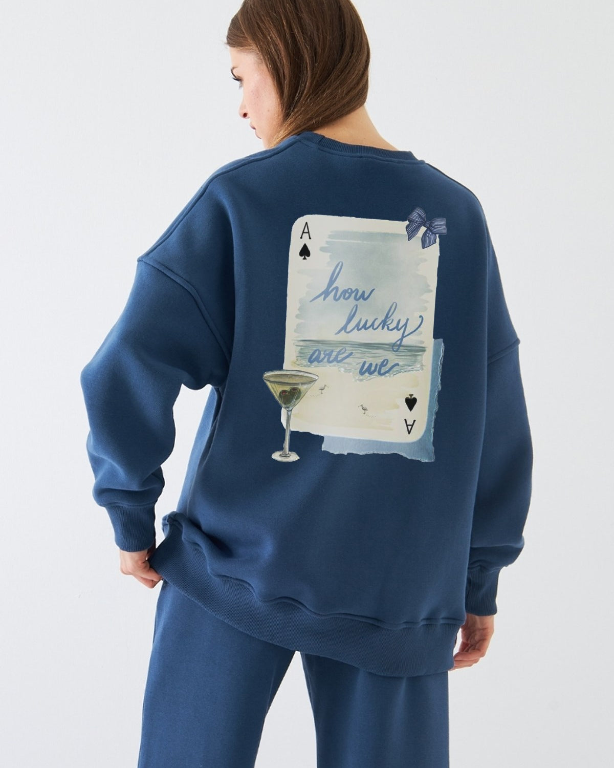 Kadın Oversize Sweatshirt How Lucky Are We Baskılı Marine – Bisiklet Yaka, 3 İplik Şardonlu Polar