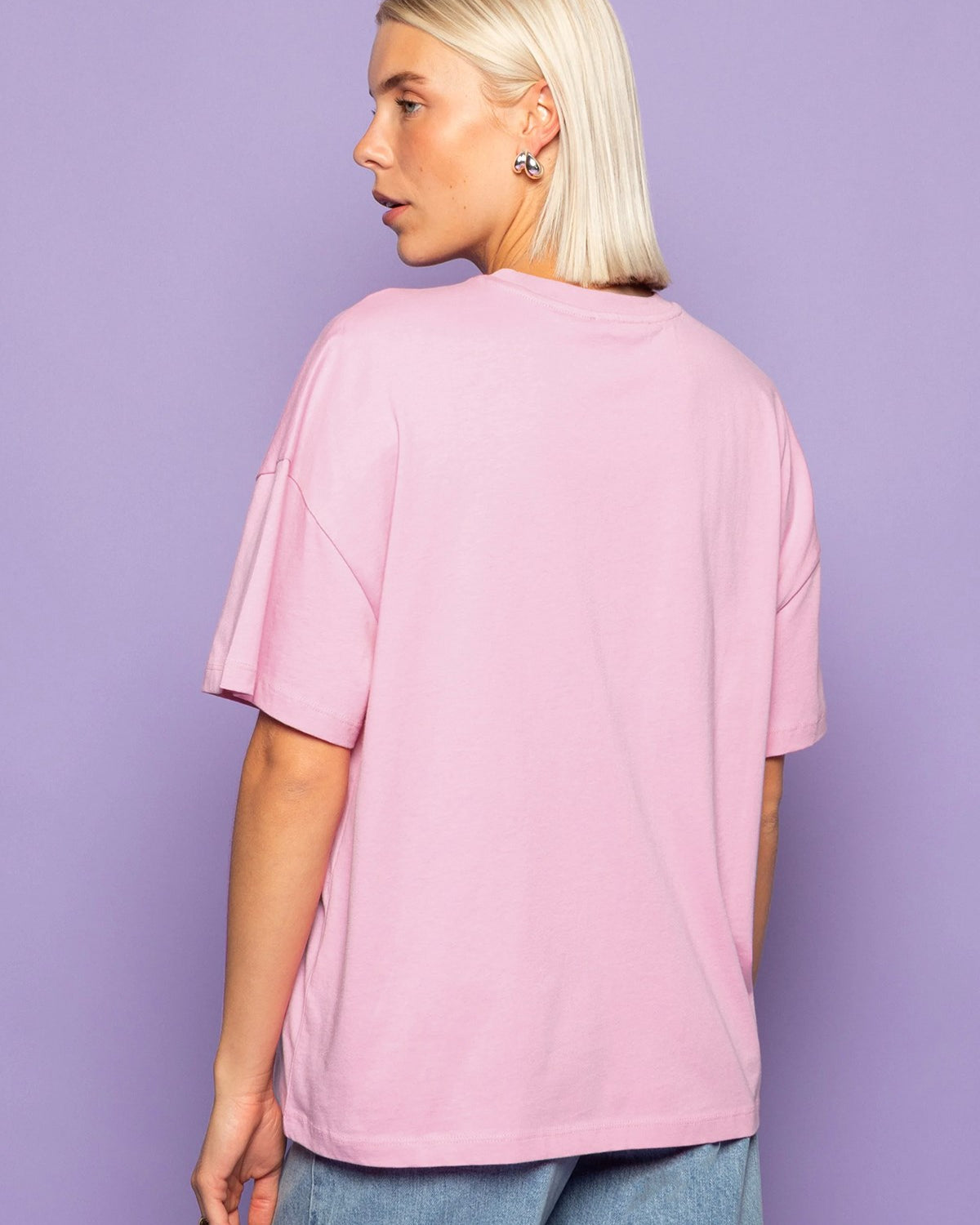 Kadın Oversize Tişört All You Need Is Beach Baskılı Pembe – %100 Pamuk Compact Süprem 24/1