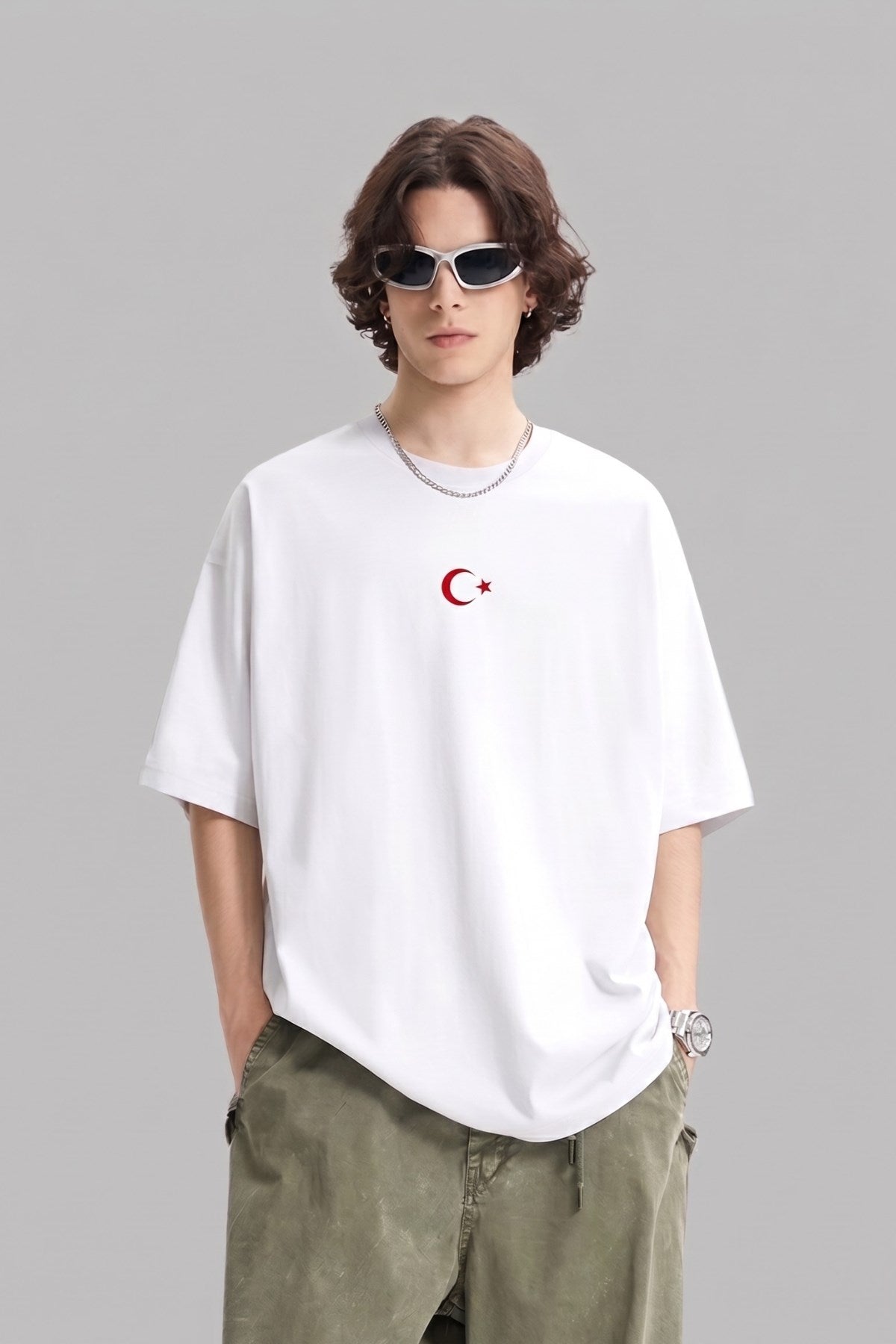 Unisex Oversize Tişört Legend of Türkiye Baskılı Beyaz – Bisiklet Yaka, Rahat Kalıp, %100 Pamuk