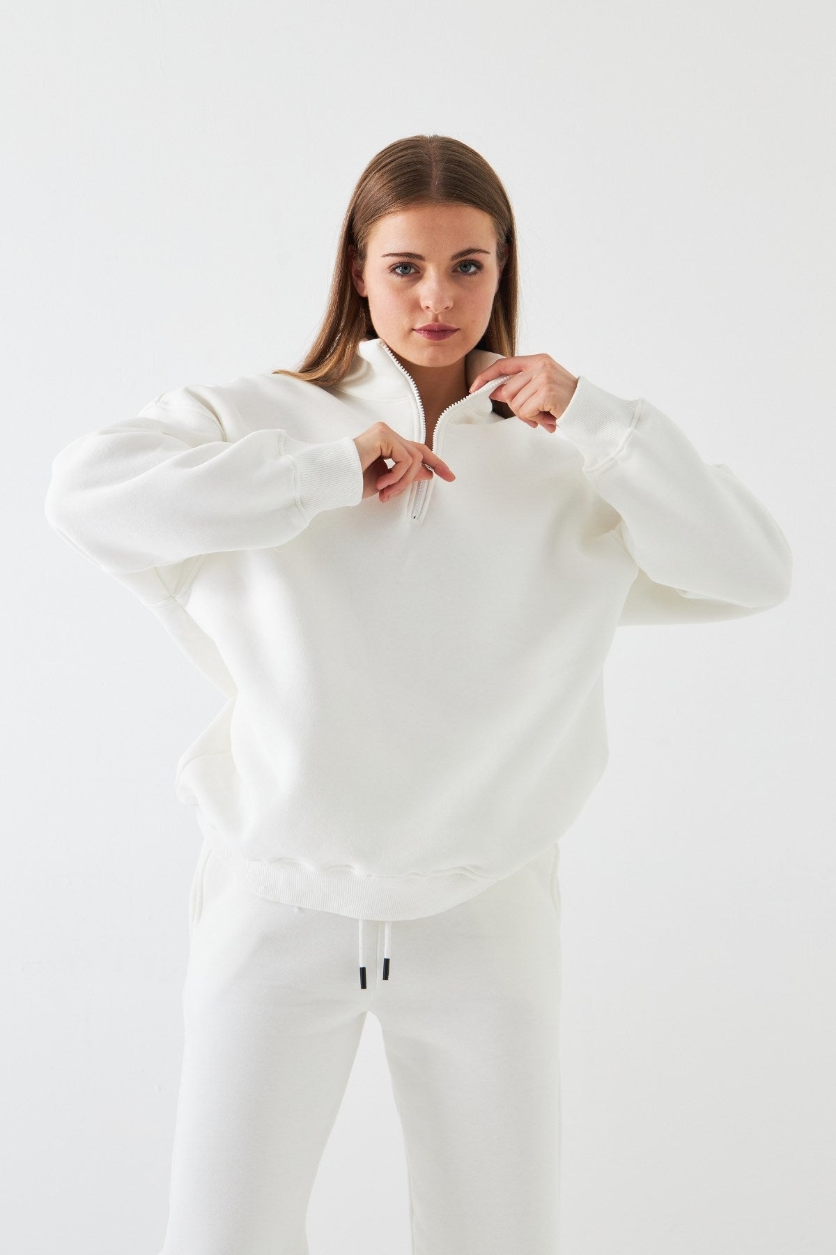 Unisex Oversize Sweatshirt Basic Beyaz – Yarım Fermuar Dik Yaka, 3 İplik Şardonlu Polar