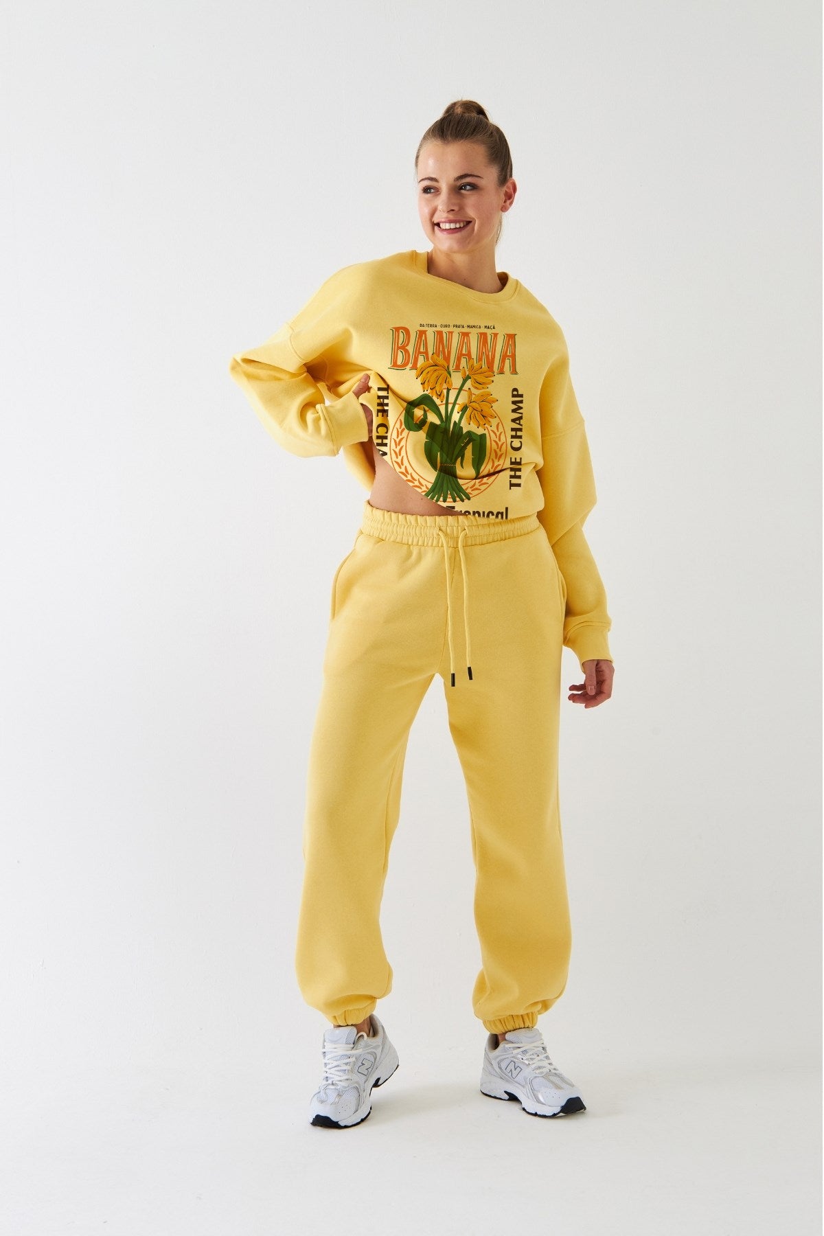 Kadın Oversize Sweatshirt Banana Tropical Baskılı Sarı – Bisiklet Yaka, 3 İplik Şardonlu Polar
