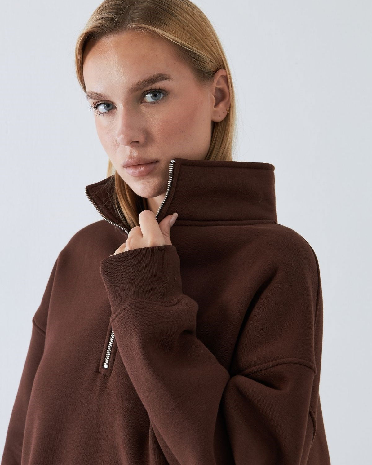 Unisex Oversize Sweatshirt Basic Kahverengi – Yarım Fermuar Dik Yaka, 3 İplik Şardonlu Polar