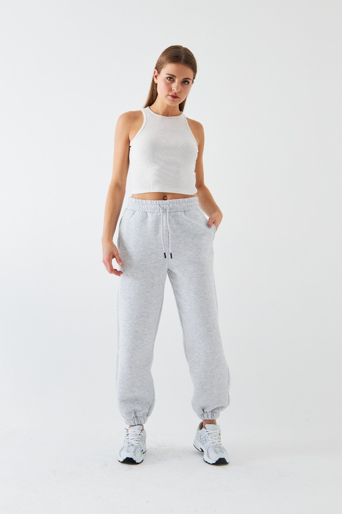 Oversize Unisex Eşofman Altı Gri Melanj – 3 İplik Şardonlu, Paça-Bel Lastikli, Cepli, Rahat Kesim