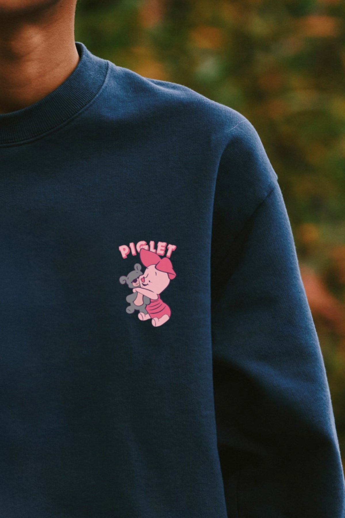 Kadın Oversize Sweatshirt Piglet Hugs Baskılı Lacivert – Bisiklet Yaka, 3 İplik Şardonlu Polar