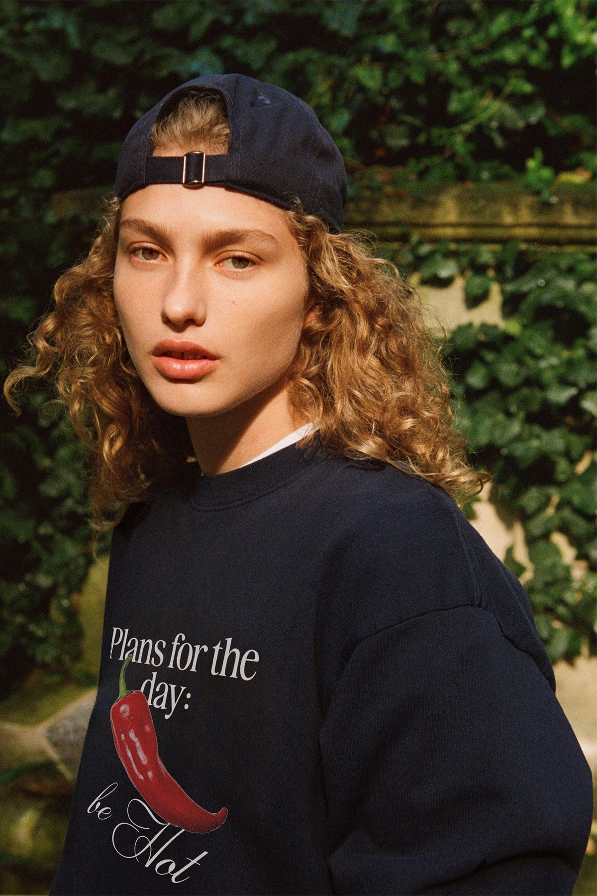 Kadın Oversize Sweatshirt Be Hot Baskılı Lacivert – Bisiklet Yaka, 3 İplik Şardonlu Polar