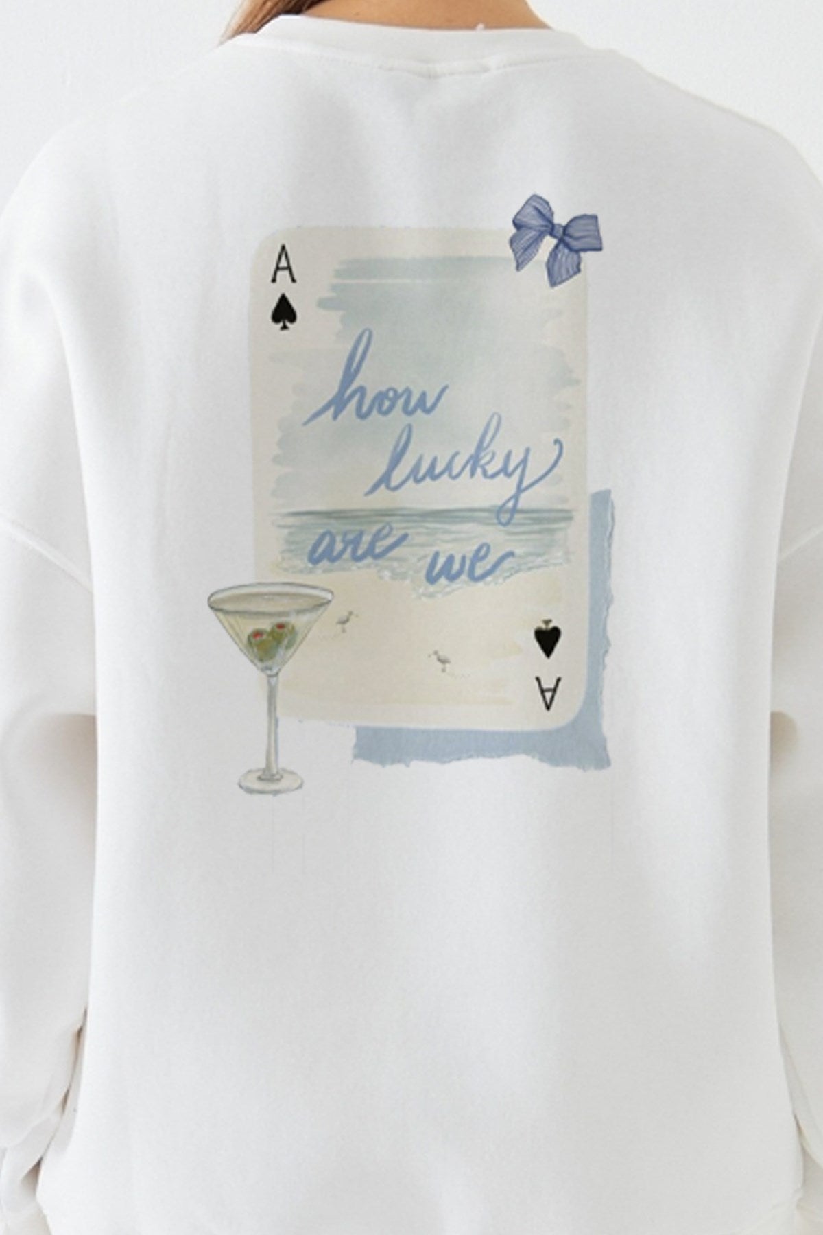 Kadın Oversize Sweatshirt How Lucky Are We Baskılı Beyaz – Bisiklet Yaka, 3 İplik Şardonlu Polar