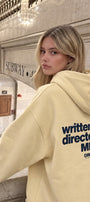Kadın Oversize Hoodie Written & Directed Baskılı Sarı – Kapüşonlu, Sırt Baskılı, 3 İplik