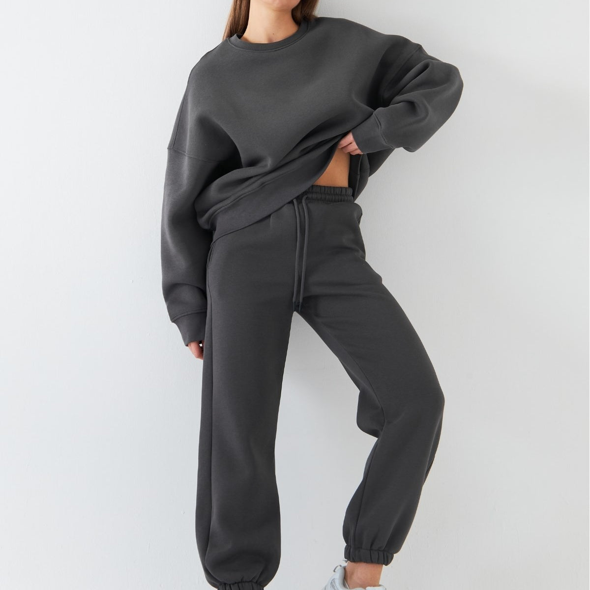 Unisex Oversize Eşofman Takımı Basic Füme – Bisiklet Yaka, Lastikli Paça, 3 İplik Şardonlu Polar