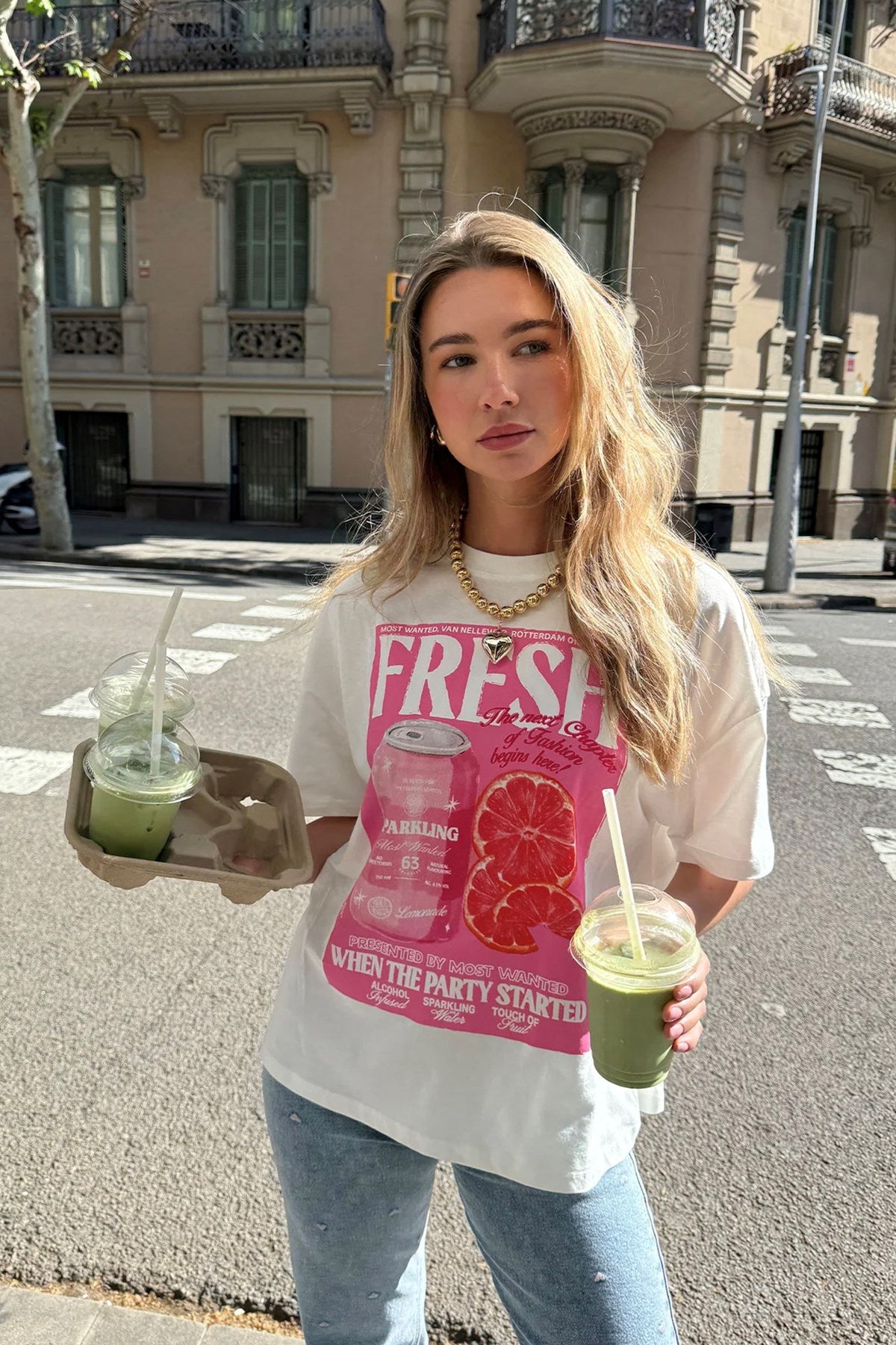 Kadın Oversize Tişört Fresh Spark Baskılı Beyaz – Bisiklet Yaka, %100 Pamuk Compact Süprem 24/1