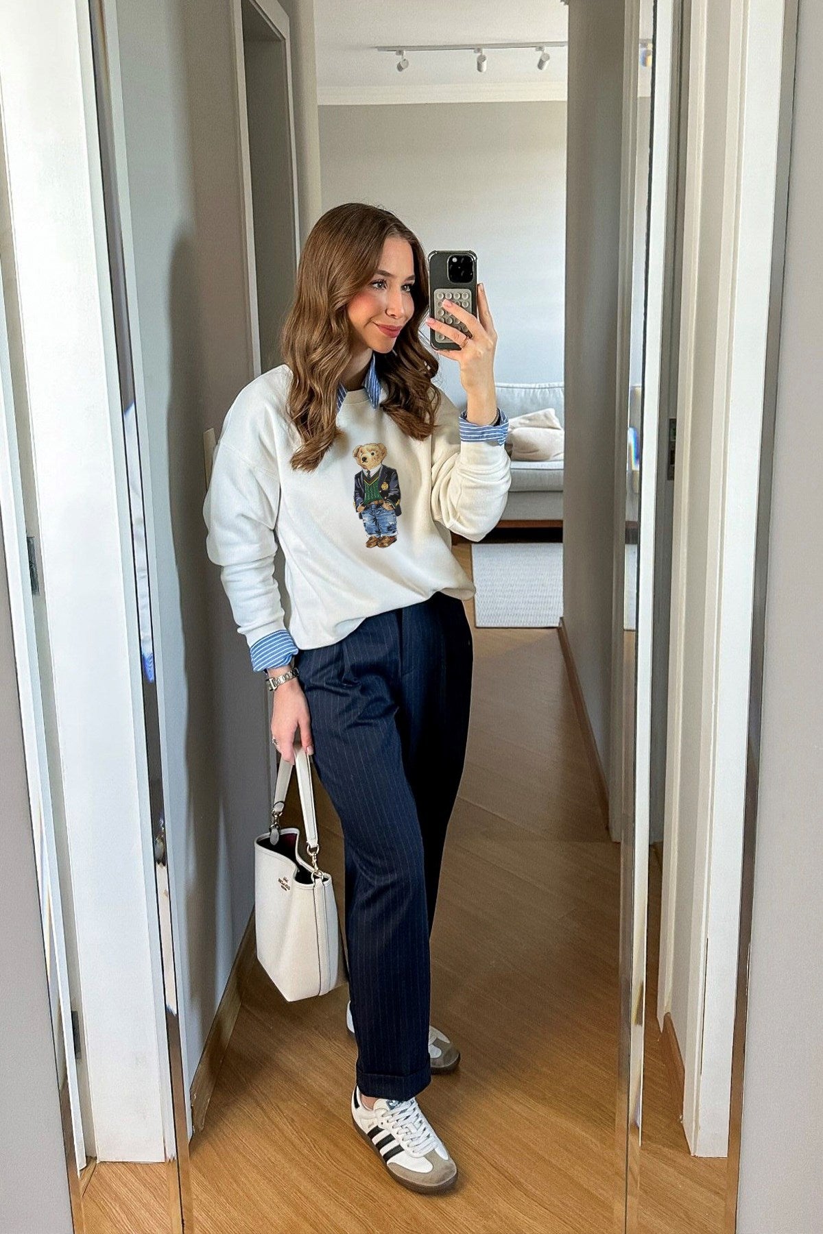 Kadın Oversize Sweatshirt Ivy Bear Baskılı Beyaz – Bisiklet Yaka, 3 İplik Şardonlu