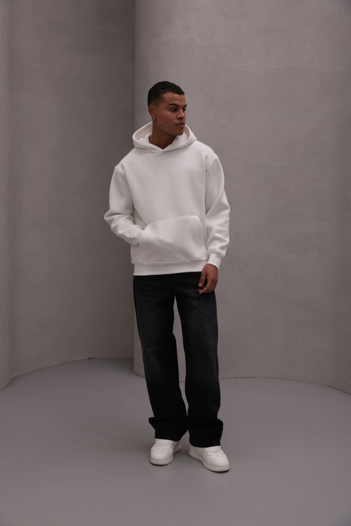 Erkek Oversize Sweatshirt Hoodie Basic Beyaz – Kapüşonlu, 3 İplik Polar, Kanguru Cepli