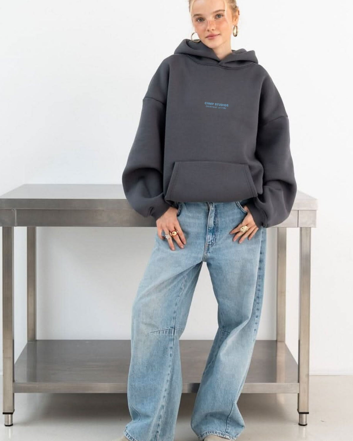 Kadın Oversize Sweatshirt Hoodie CHMP STUDIOS Füme – Kapüşonlu, 3 İplik Polar, Kanguru Cepli