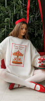 Kadın Oversize Sweatshirt Elbise Carousel Love Baskılı Beyaz – Bisiklet Yaka, 3 İplik Şardonlu Polar