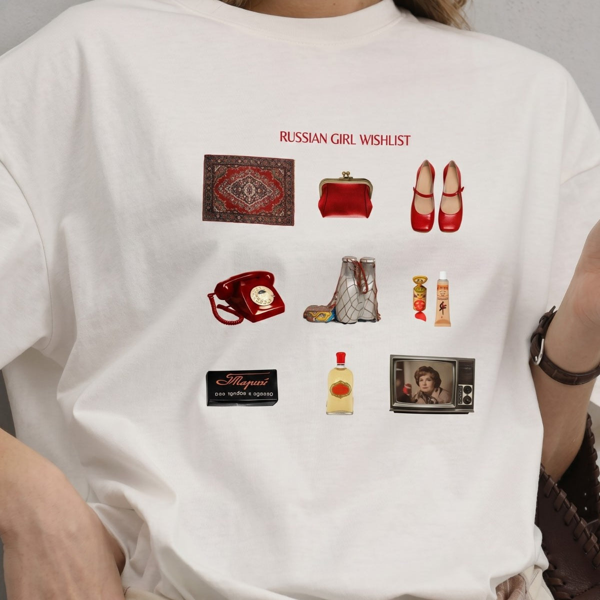 Kadın Oversize Tişört Turkish Girl Wishlist Baskılı Beyaz – Bisiklet Yaka, Rahat Kalıp, %100 Pamuk