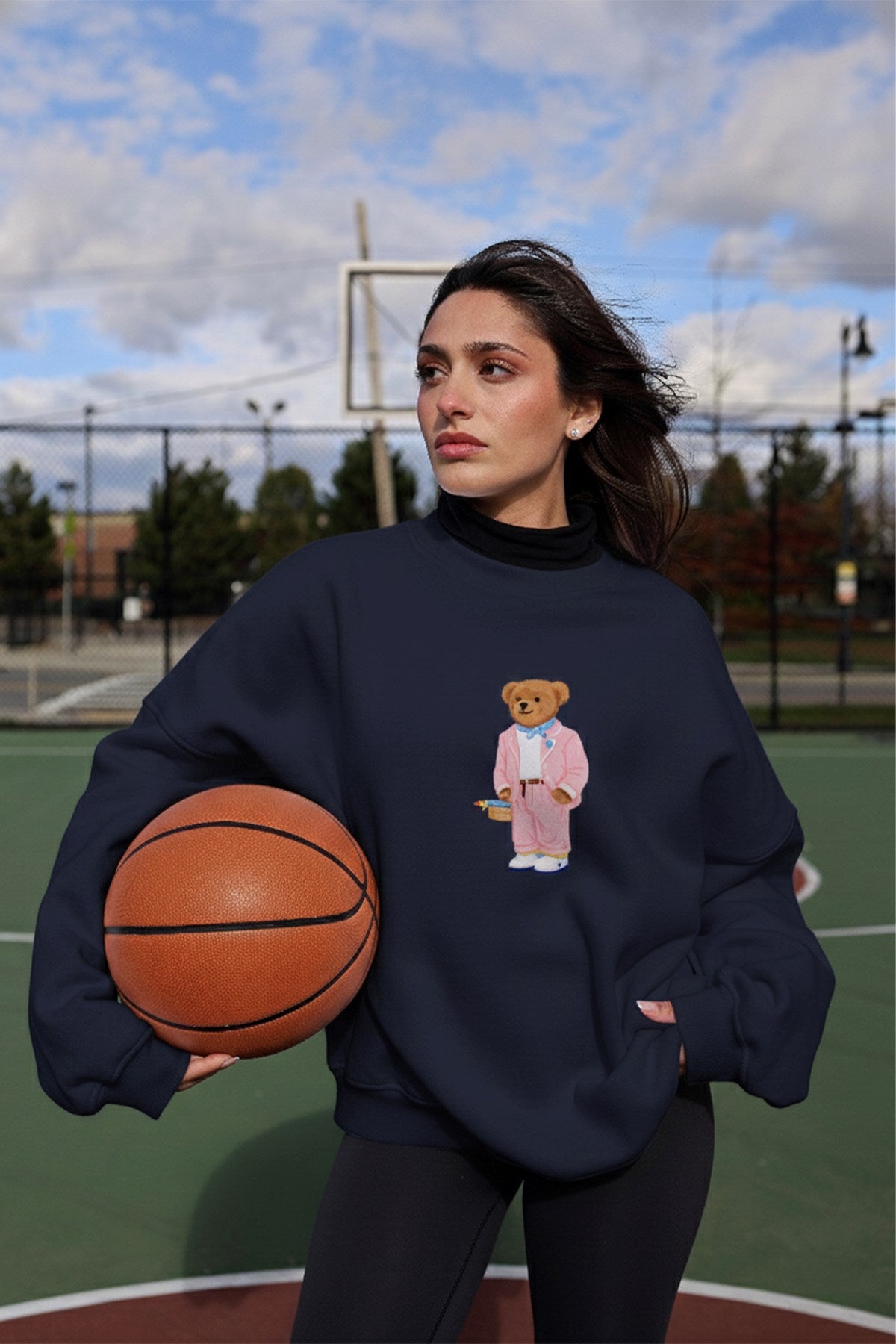 Kadın Oversize Sweatshirt Pink Suit Bear 3D Baskılı Lacivert – Bisiklet Yaka, 3 İplik Şardonlu Polar