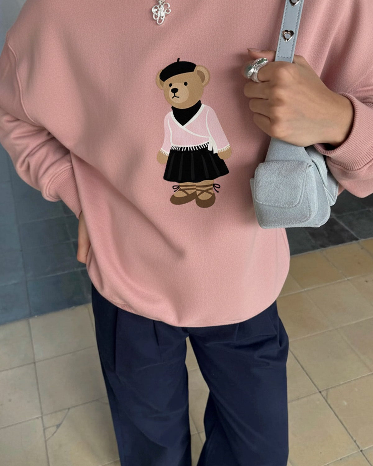 Kadın Oversize Sweatshirt Ballerina Bear Baskılı Pembe – Bisiklet Yaka, 3 İplik Şardonlu Polar