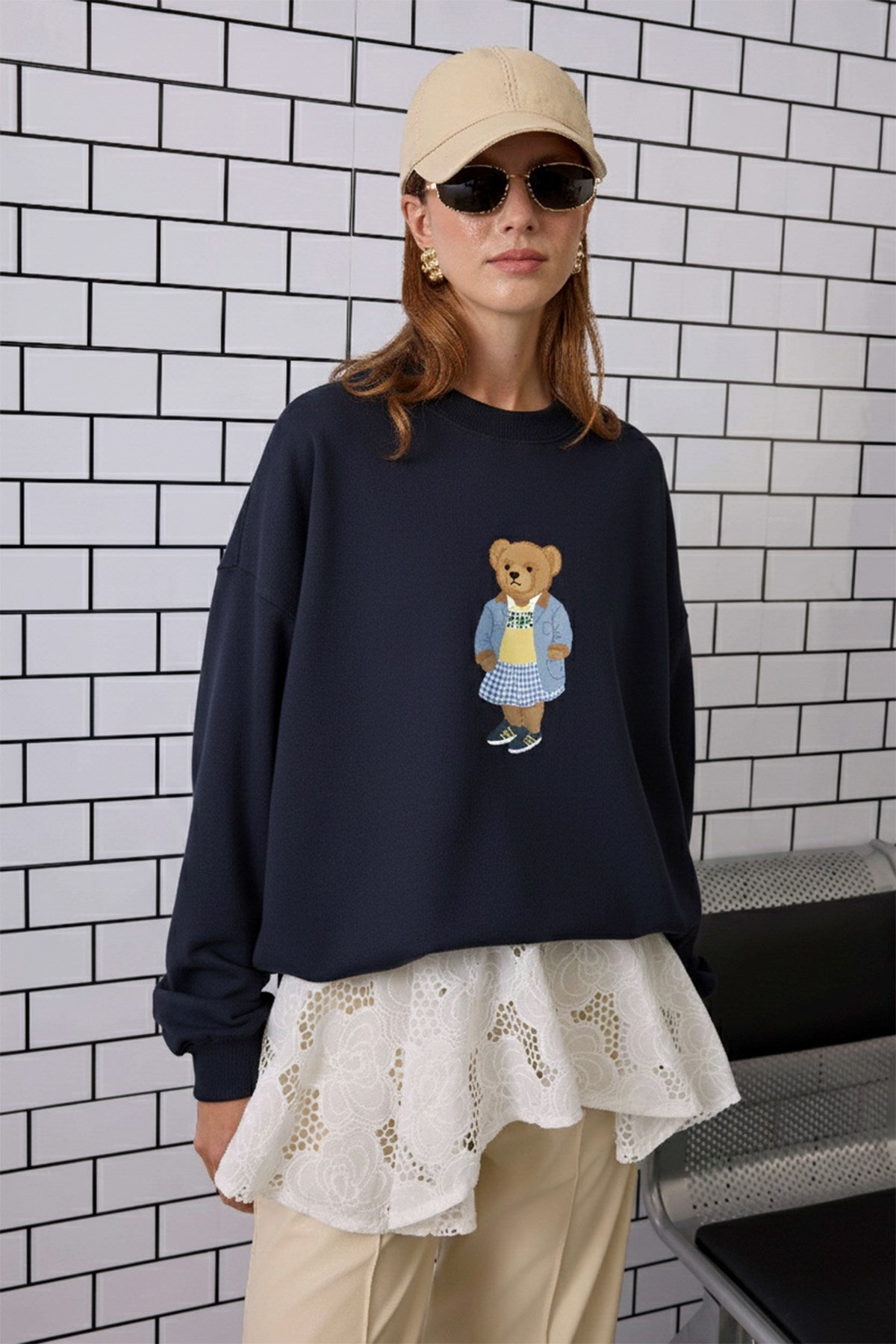 Kadın Oversize Sweatshirt Preppy Girl Bear Baskılı Lacivert – Bisiklet Yaka, 3 İplik Şardonlu Polar