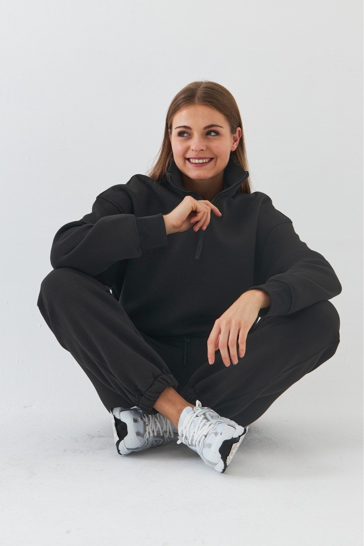 Unisex Oversize Eşofman Takımı Basic Füme – Fermuarlı Dik Yaka, Lastikli Paça, 3 İplik Polar