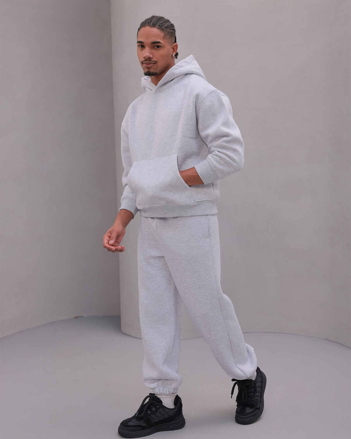  Erkek Oversize Eşofman Takımı Gri – Basic, 3 İplik Şardonlu Polar; Kapüşonlu Üst, Lastikli Alt