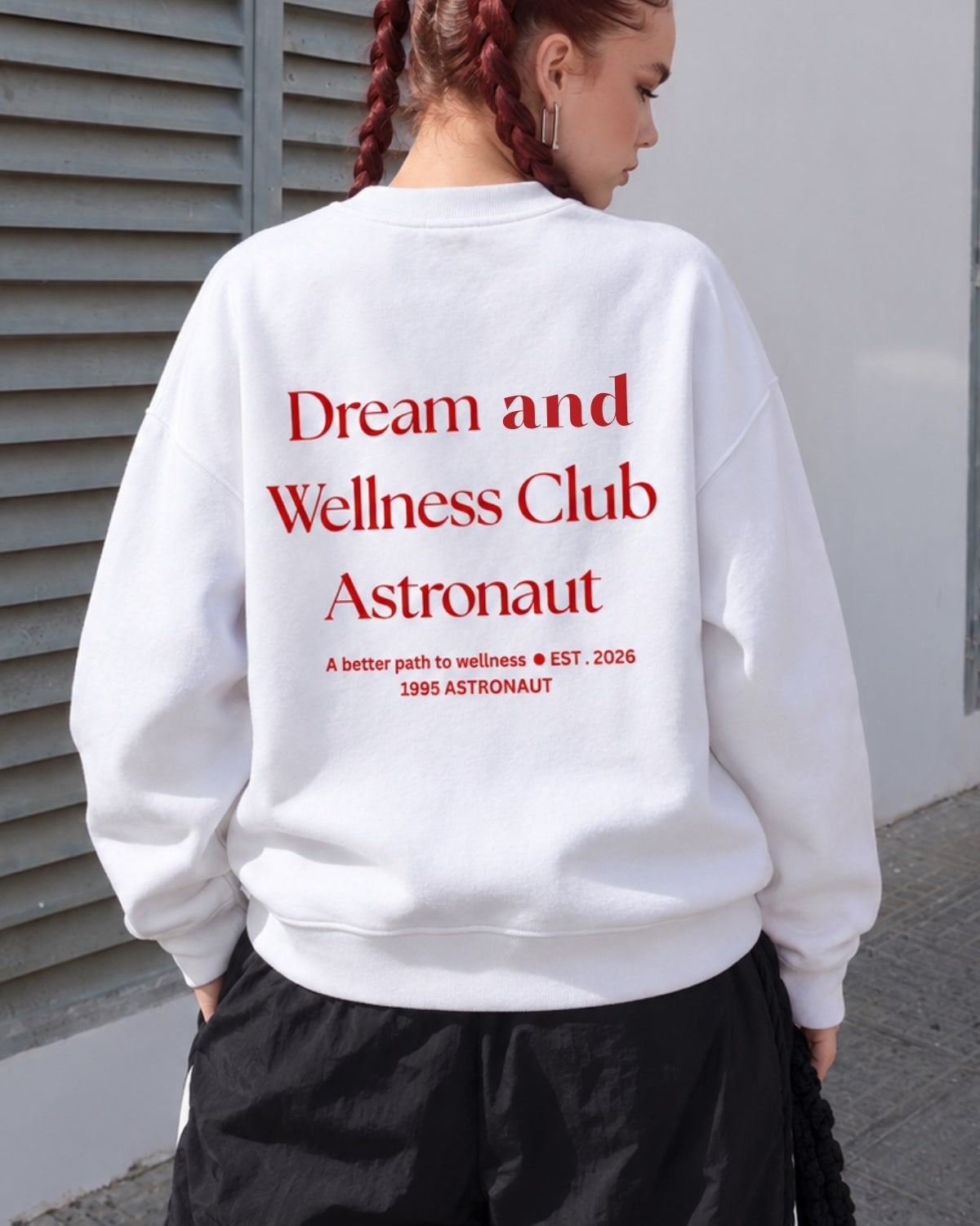 Kadın Oversize Sweatshirt Wellness Baskılı Beyaz – Bisiklet Yaka, 3 İplik Şardonlu Polar, Düşük Omuz