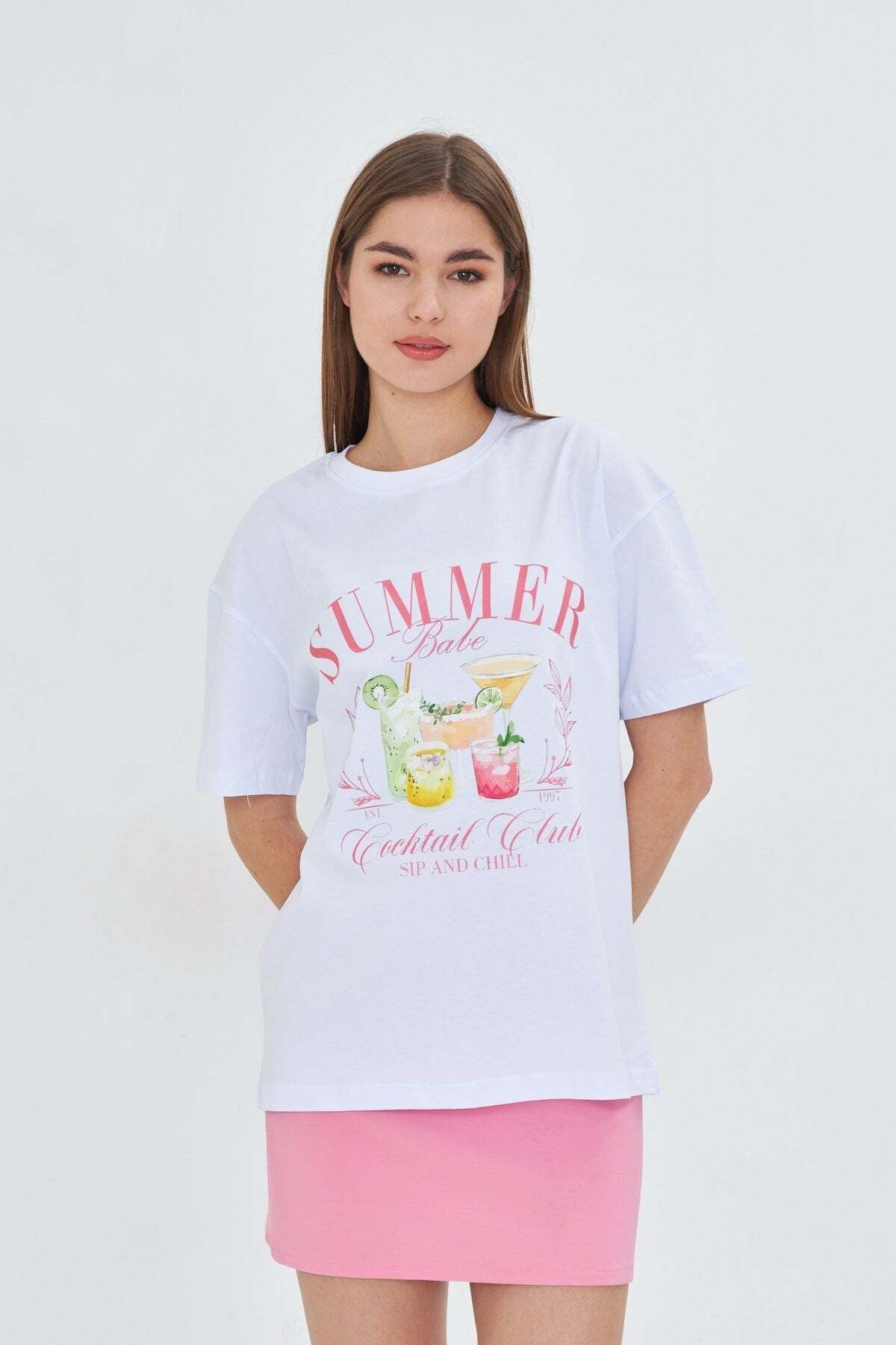 Summer Cocktail Club Baskılı Kadın Oversize Tişört + Bez Çanta Hediyeli Kombin – %100 Pamuk