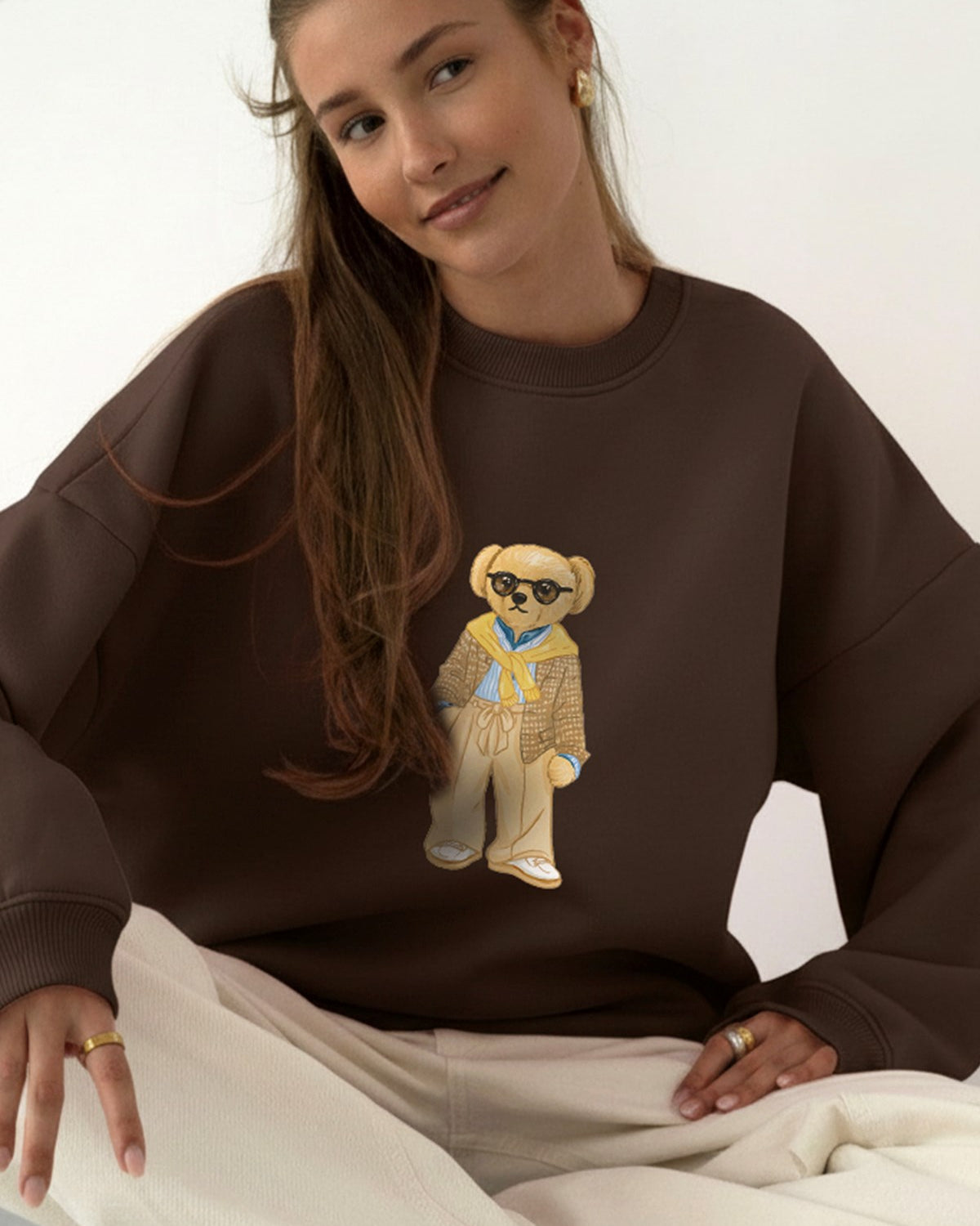 Kadın Oversize Sweatshirt Gentleman Bear Baskılı Kahverengi – Bisiklet Yaka, 3 İplik Şardonlu