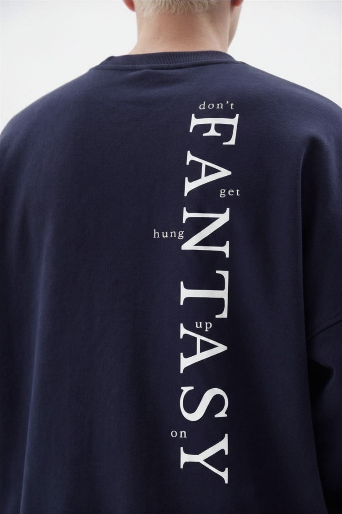 Erkek Oversize Sweatshirt Fantasy Back Baskılı Lacivert– Bisiklet Yaka, 3 İplik Şardonlu Polar