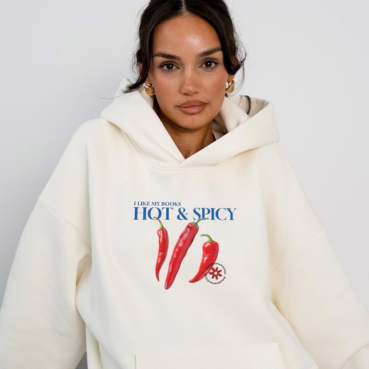 Kadın Oversize Sweatshirt Hoodie Hot & Spicy Baskılı Beyaz – Kapüşonlu, 3 İplik Şardonlu Polar
