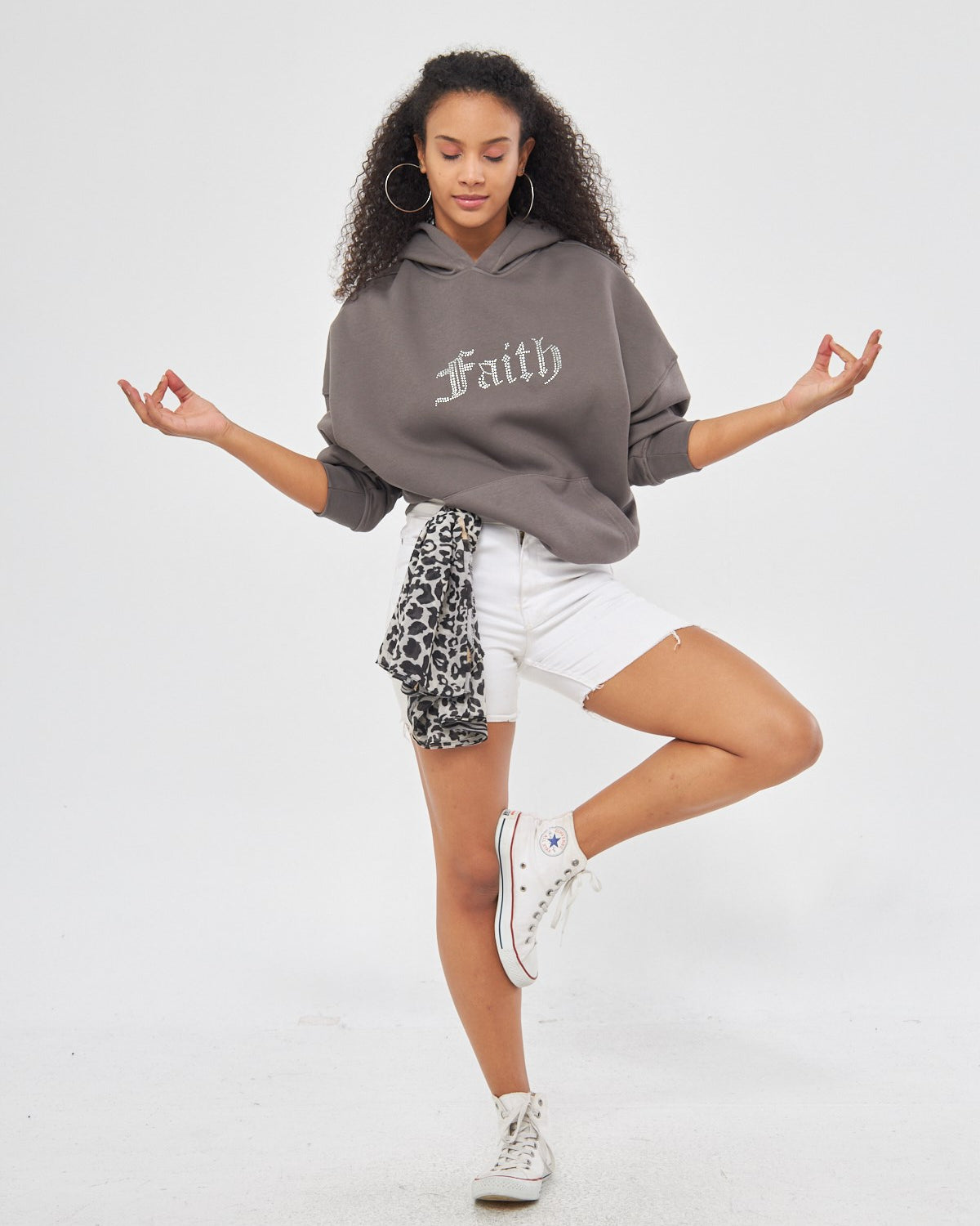 Faith Yazılı Taş Baskılı Kapüşonlu İçi Polar Oversize Füme Sweatshirt