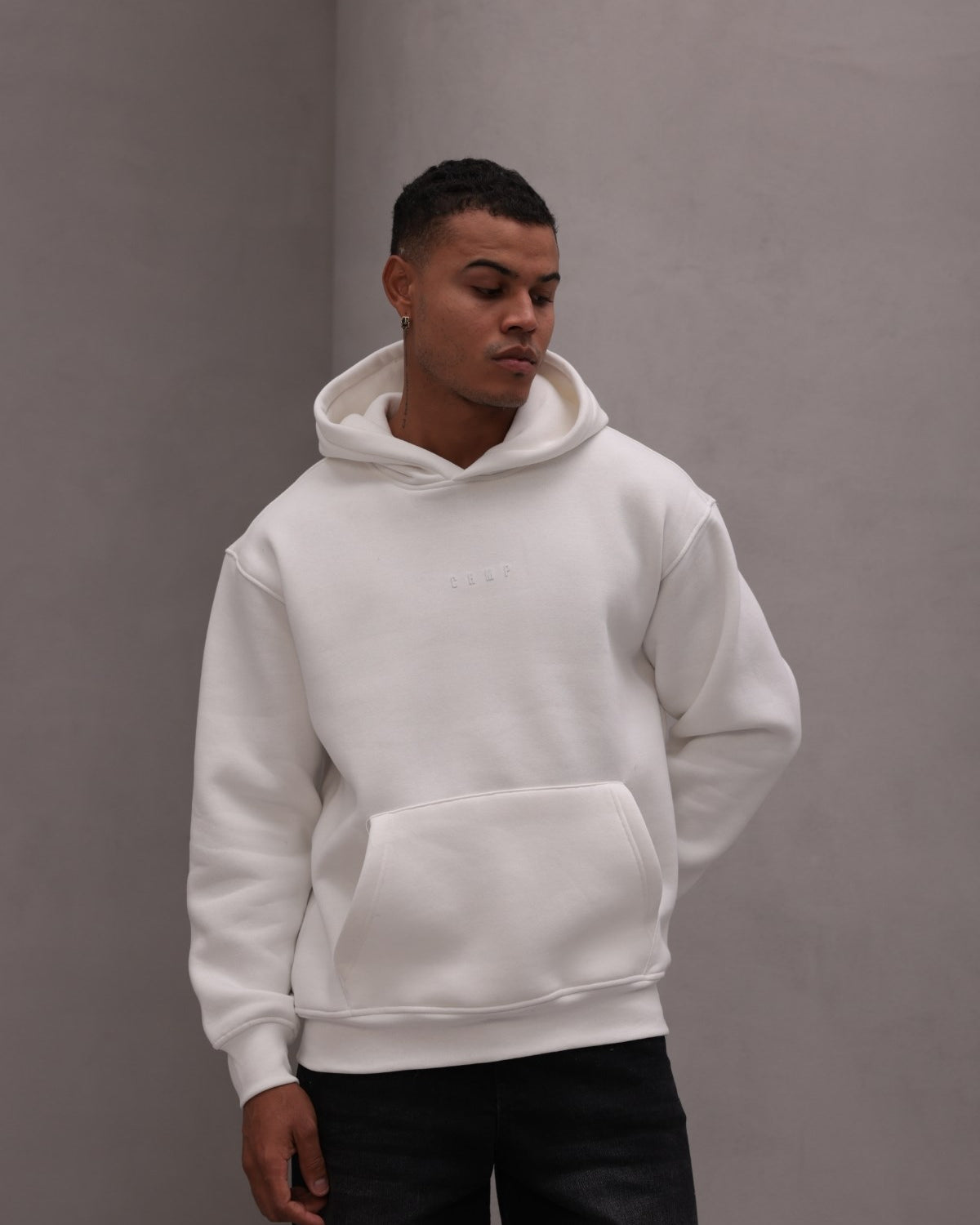 Erkek Oversize Sweatshirt Hoodie CHMP Yazlı Baskılı Beyaz – Kapüşonlu, 3 İplik Polar, Kanguru Cepli