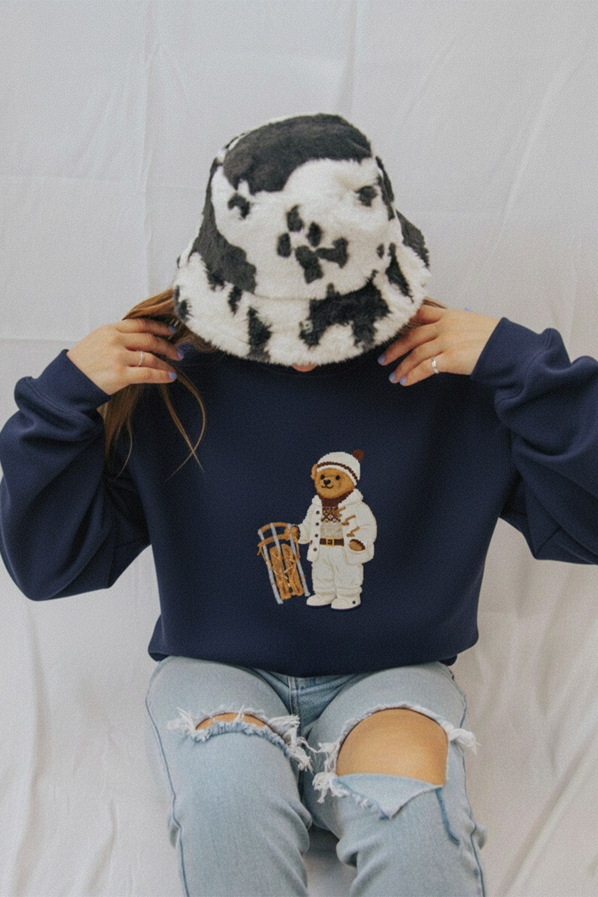 Kadın Oversize Sweatshirt Quiet Club 3D Baskılı Lacivert – Bisiklet Yaka, 3 İplik Şardonlu Polar