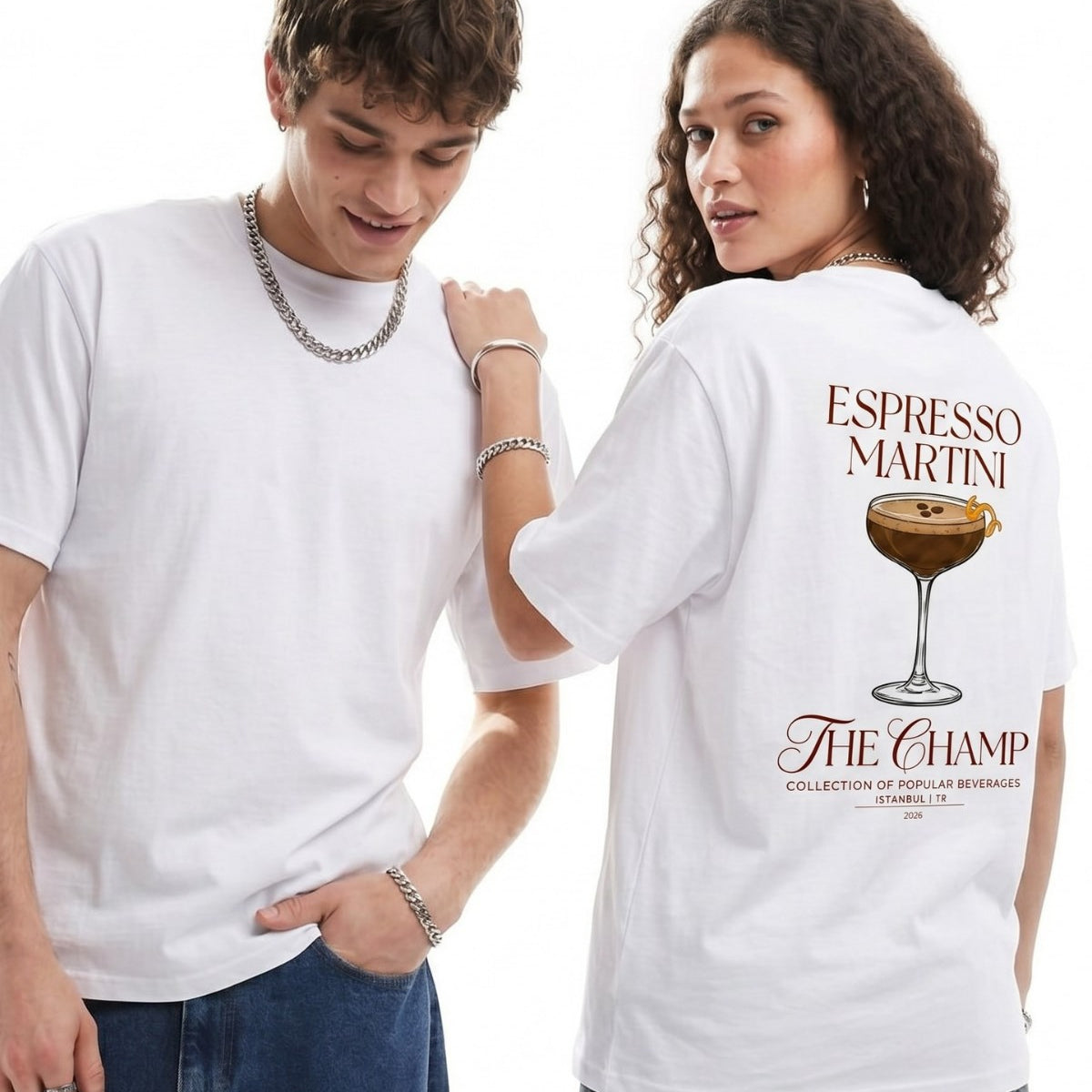Unisex Oversize Tişört Espresso Martini Baskılı Beyaz – Bisiklet Yaka, Rahat Kalıp, %100 Pamuk